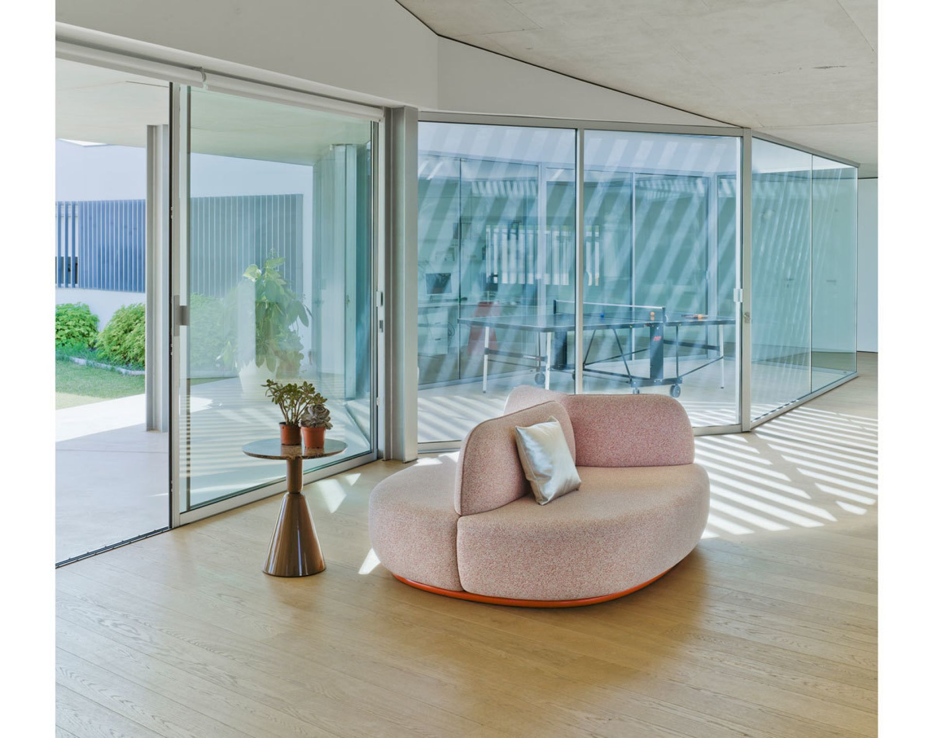 Pion Petra Emperador Gold Side table Sancal