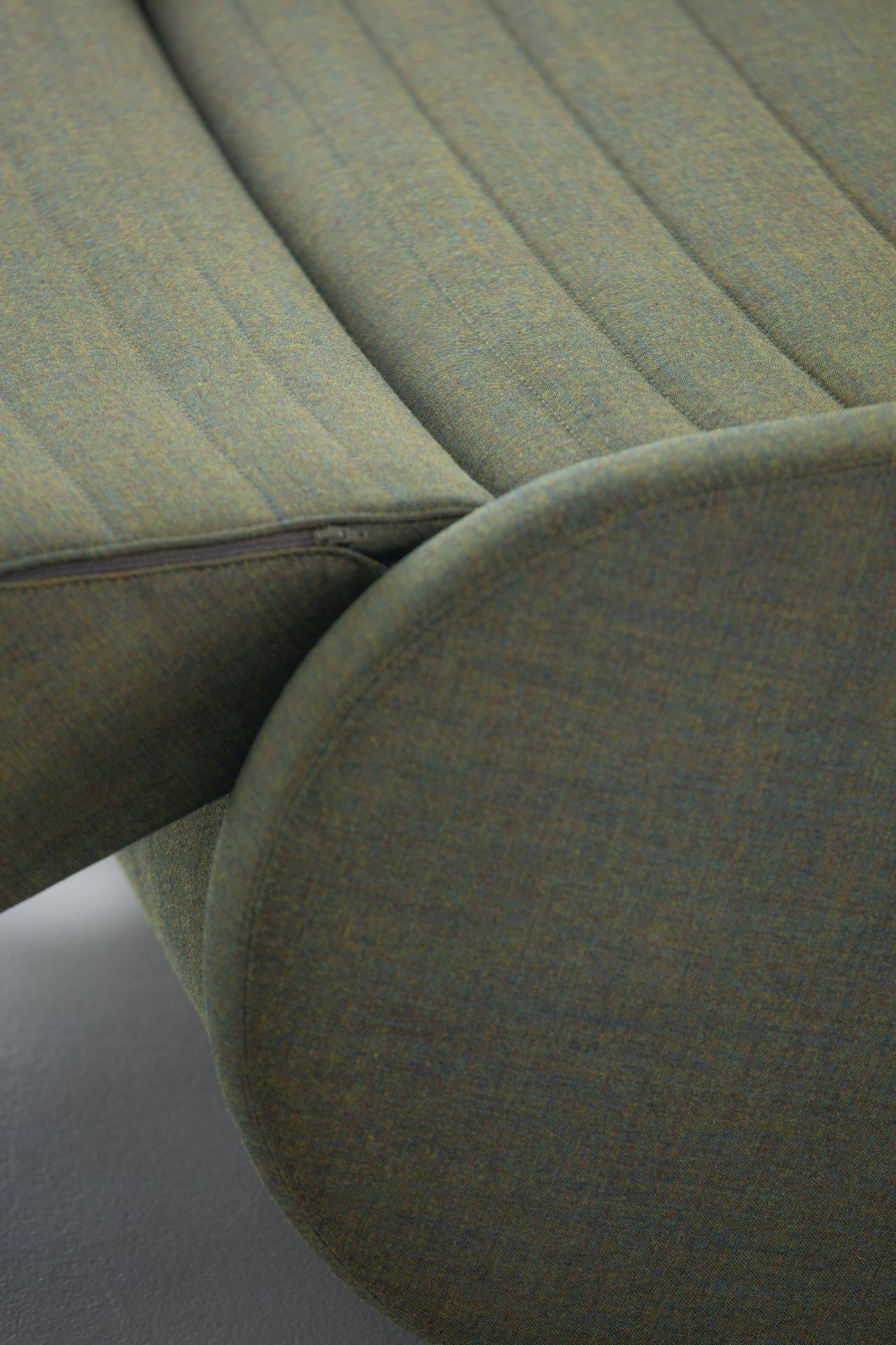 Up-lift Sleeping Chair Prostoria