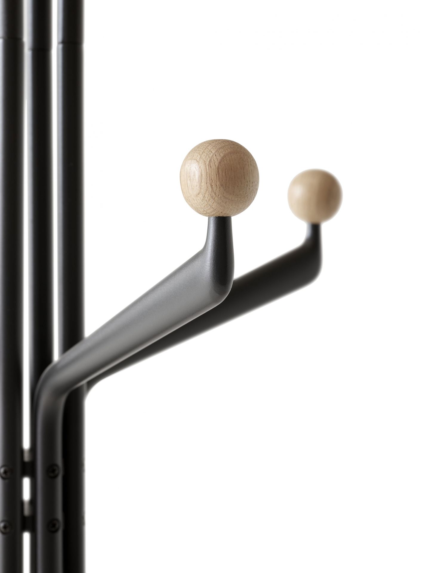 Capture SC77 Coat rack AndTradition