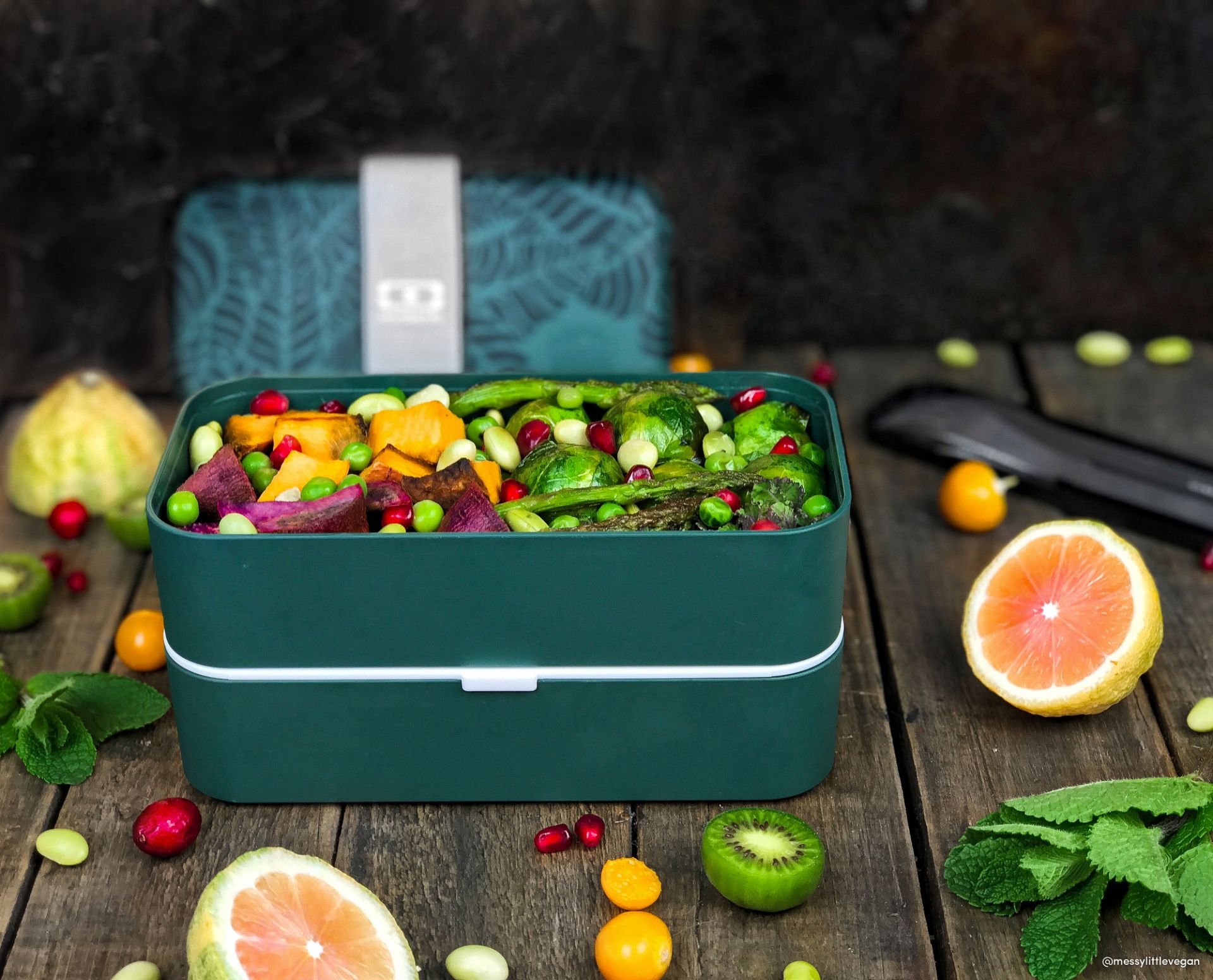 https://www.einrichten-design.com/thumbnail/60/a7/04/1597942478/Monbento%20MB%20Original%20Jungle%20Lunch%20Box%2012_1920x1920.jpg