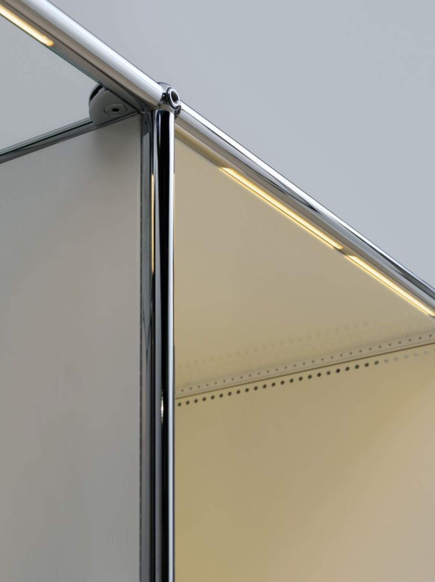E illuminated Sideboard 6 folding doors brown USM Haller