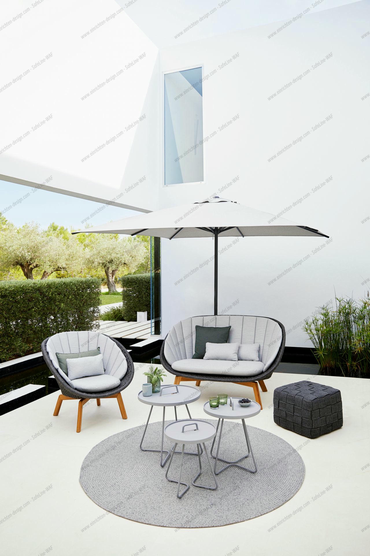 Peacock Outdoor 2-seater Sofa Cane-Line