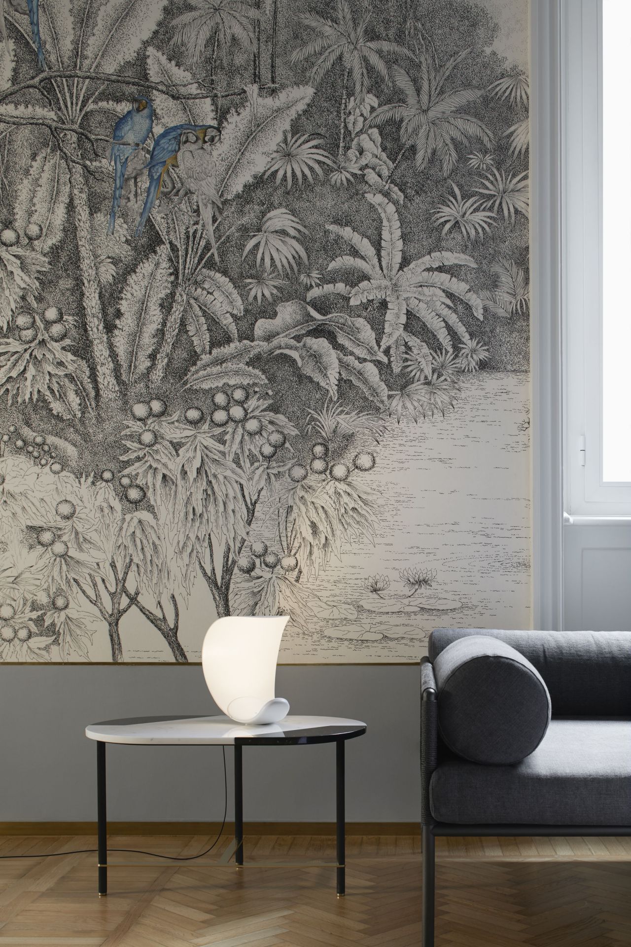 D76 Curl Table Lamp Luceplan