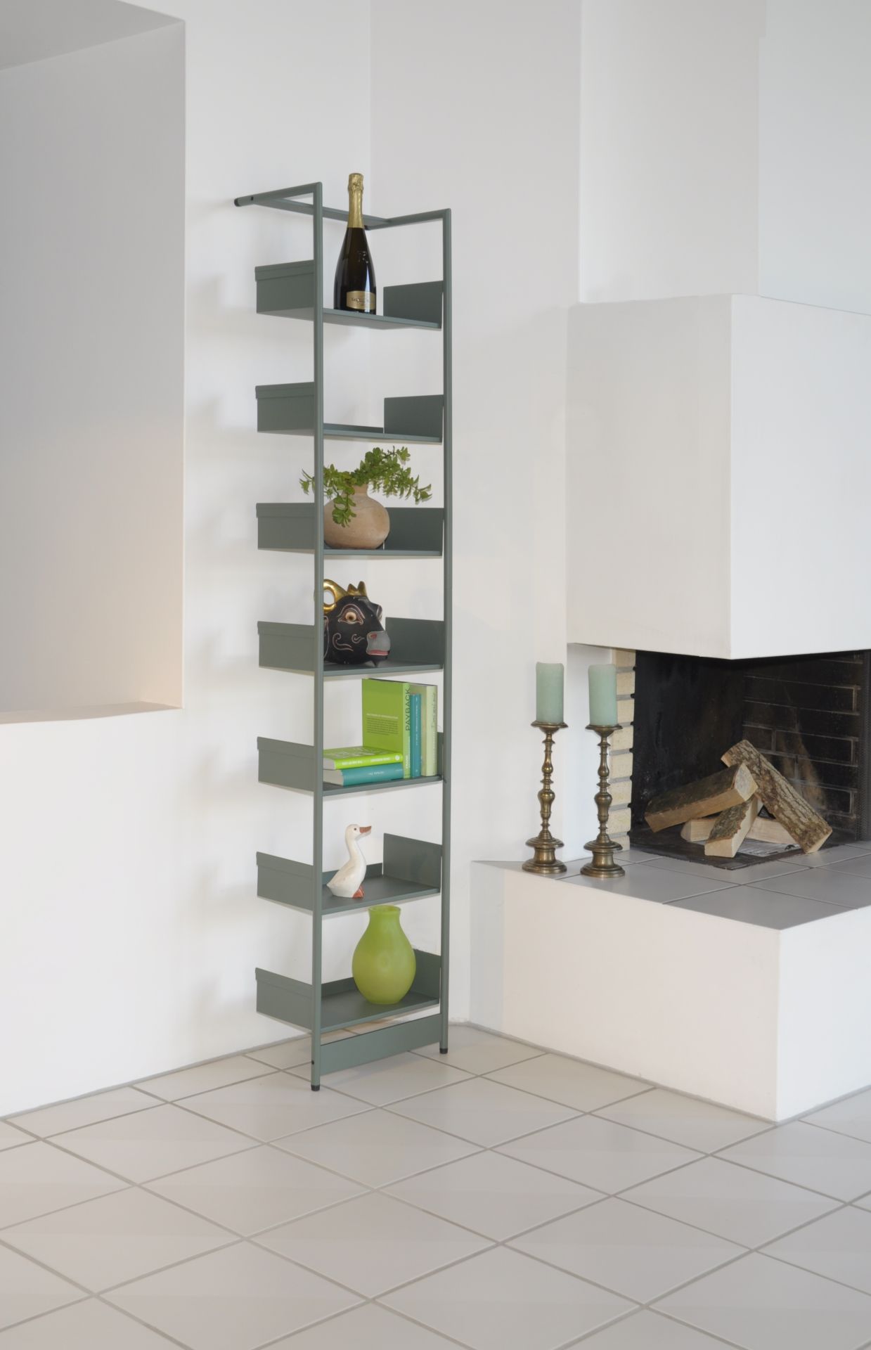 Pool 196 Medium Leaning shelf Mox
