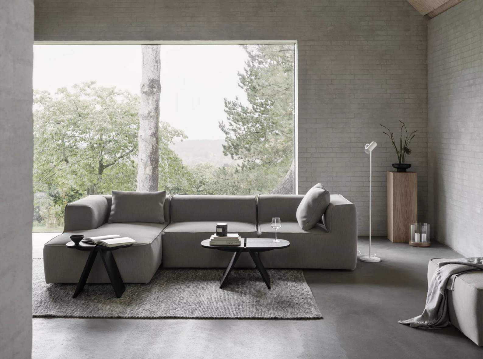 Avio side table W 55 x D 30 x H 45 cm Blomus
