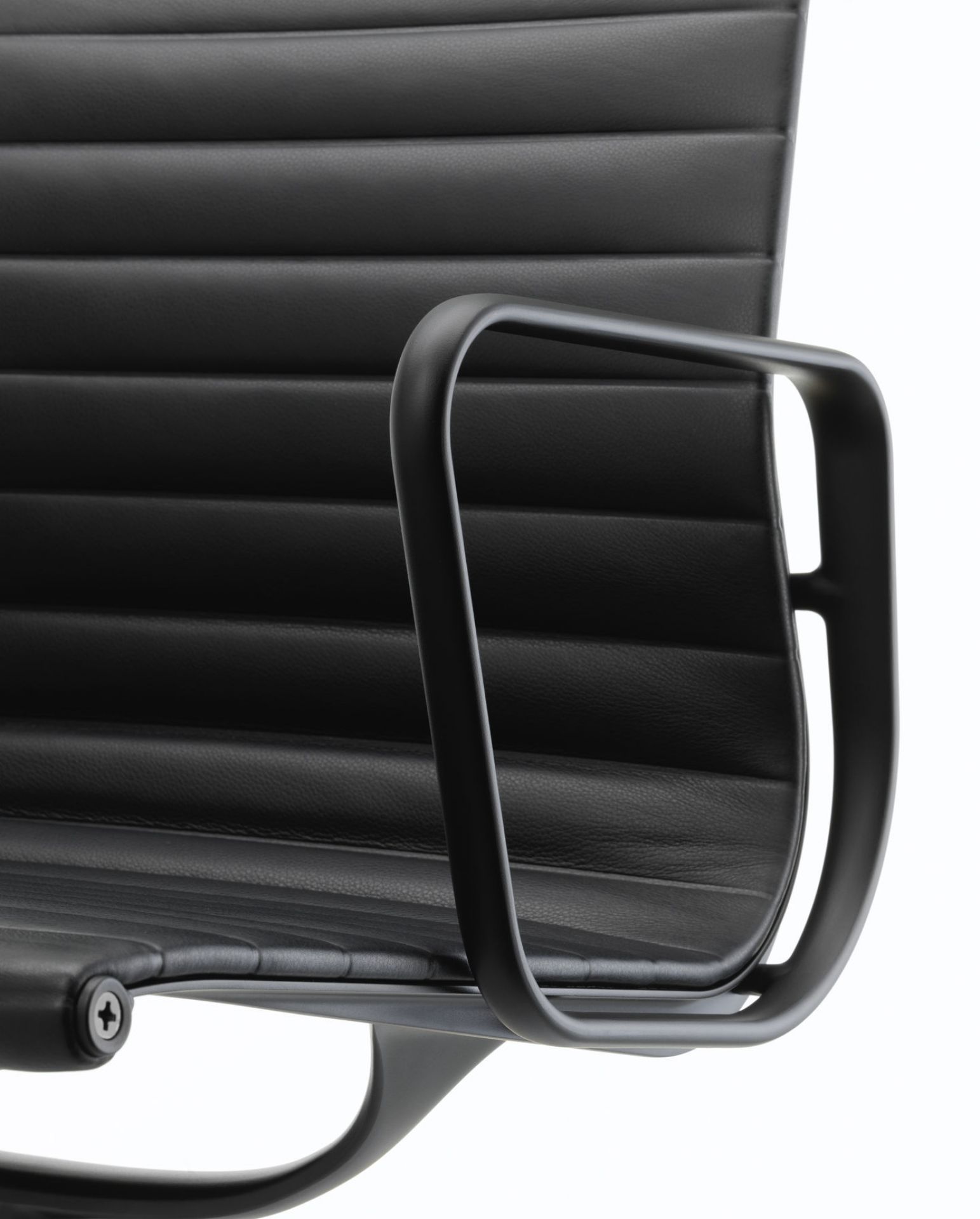 Aluminum Chair EA 108 / EA 108 Chair Vitra