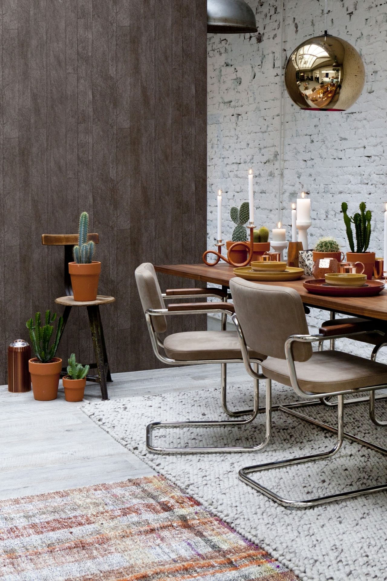 S 1072 Dining table extendable Thonet