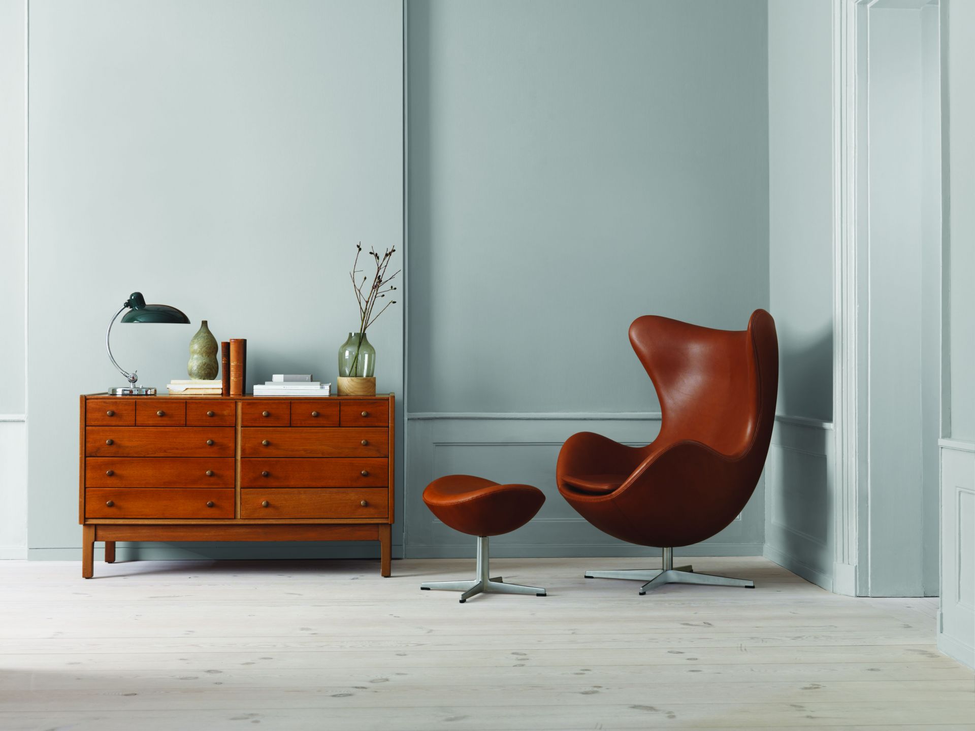 The Egg / Egg Chair Stool Fritz Hansen  