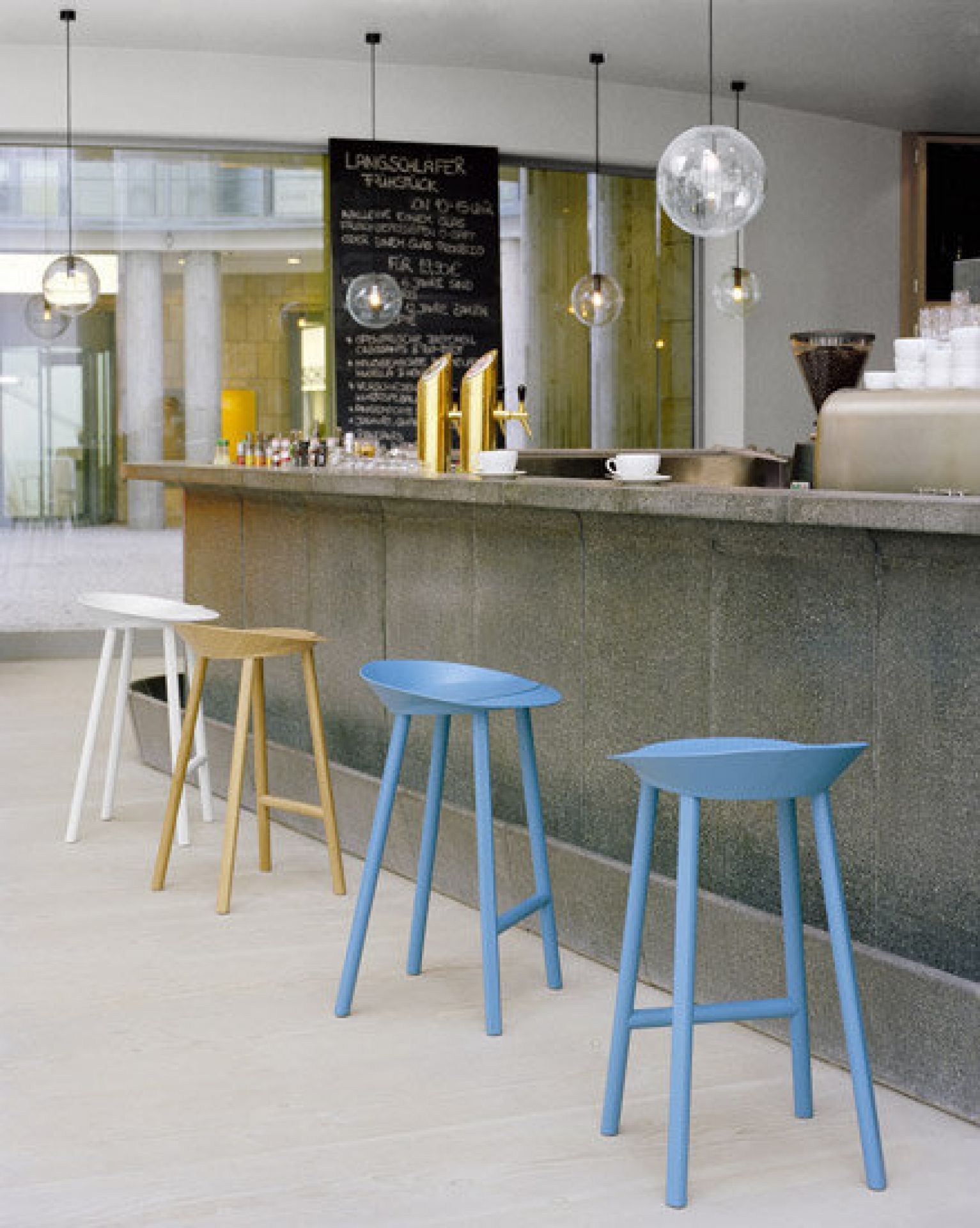 ST10 Jean Stool e15