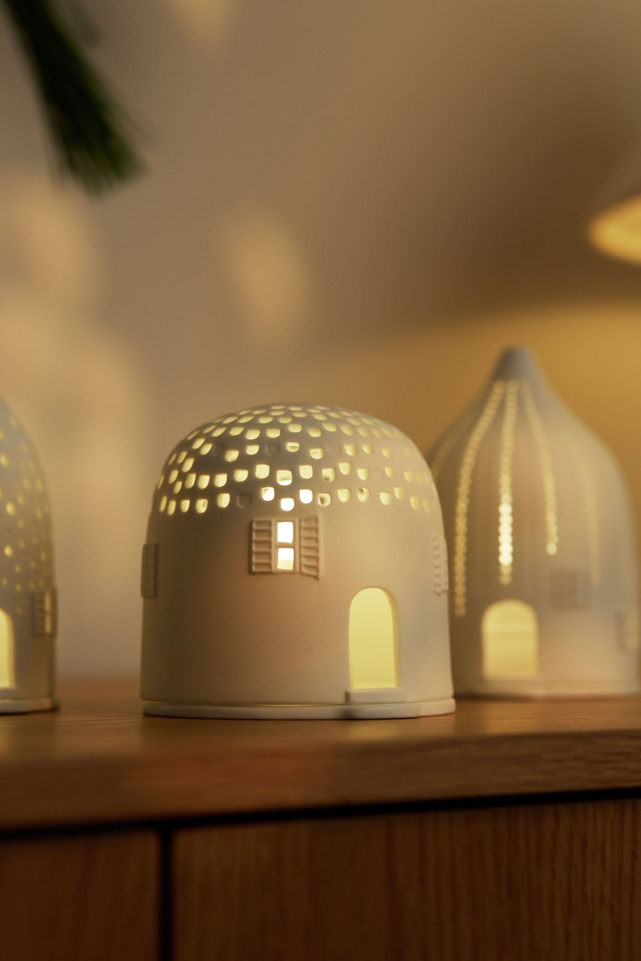 Light house, winter house, roof tile, wheels