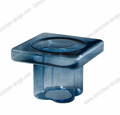 Blauer Soda Couchtisch von Miniforms: Quadratischer Glastisch für Wohnzimmer und moderne Einrichtung.