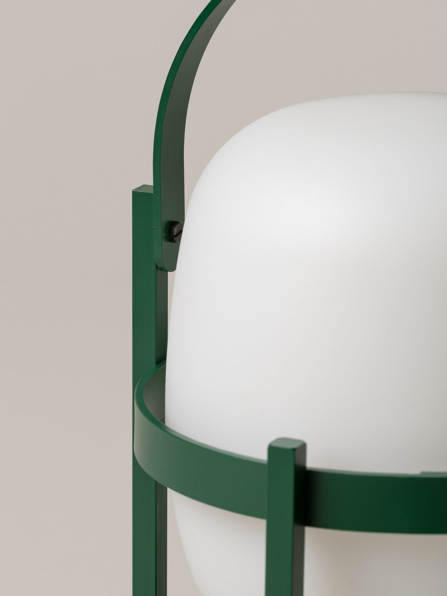 Cestita Alubat Table lamp English Green Santa & Cole