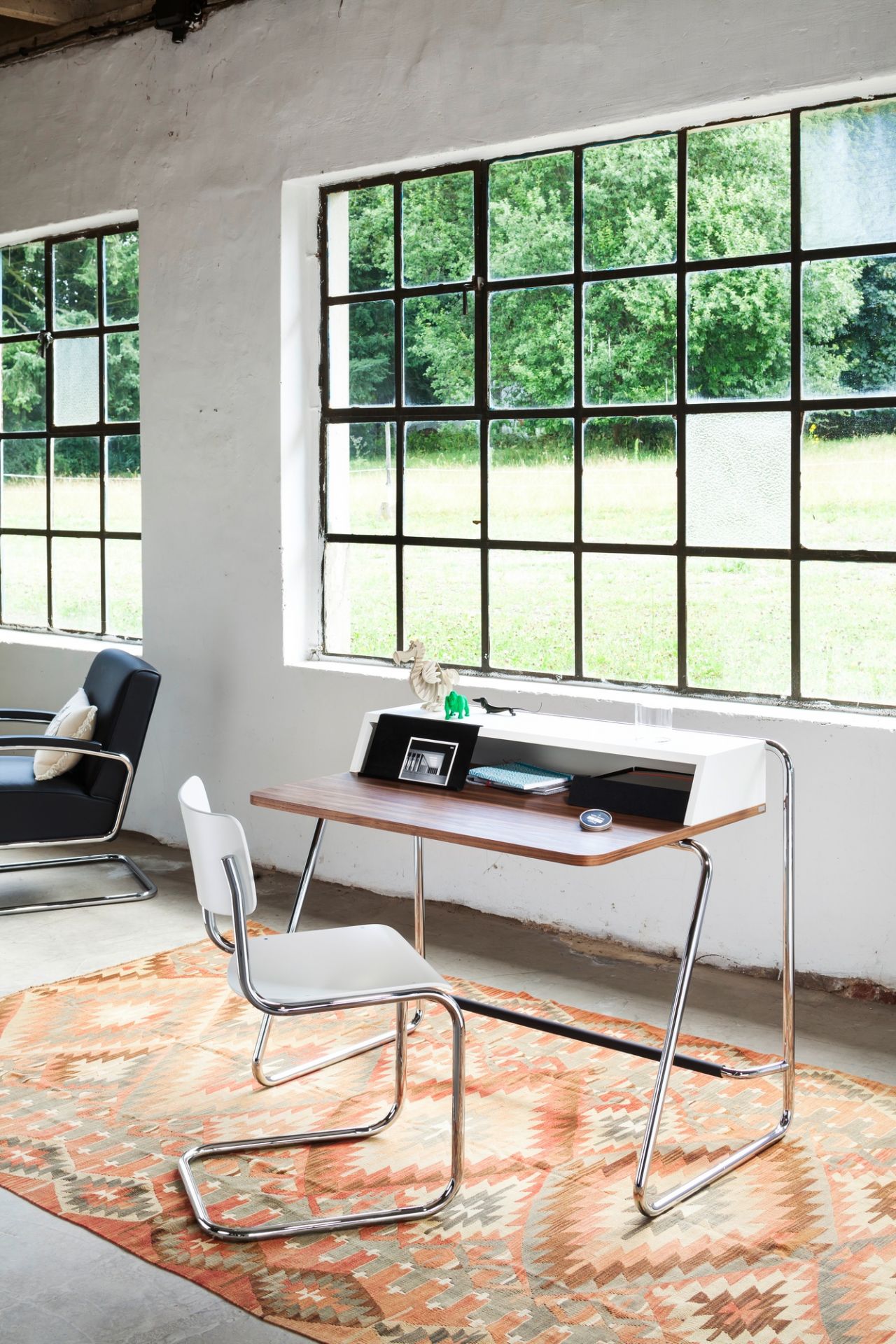 S 43 Tubular steel classic cantilever Thonet