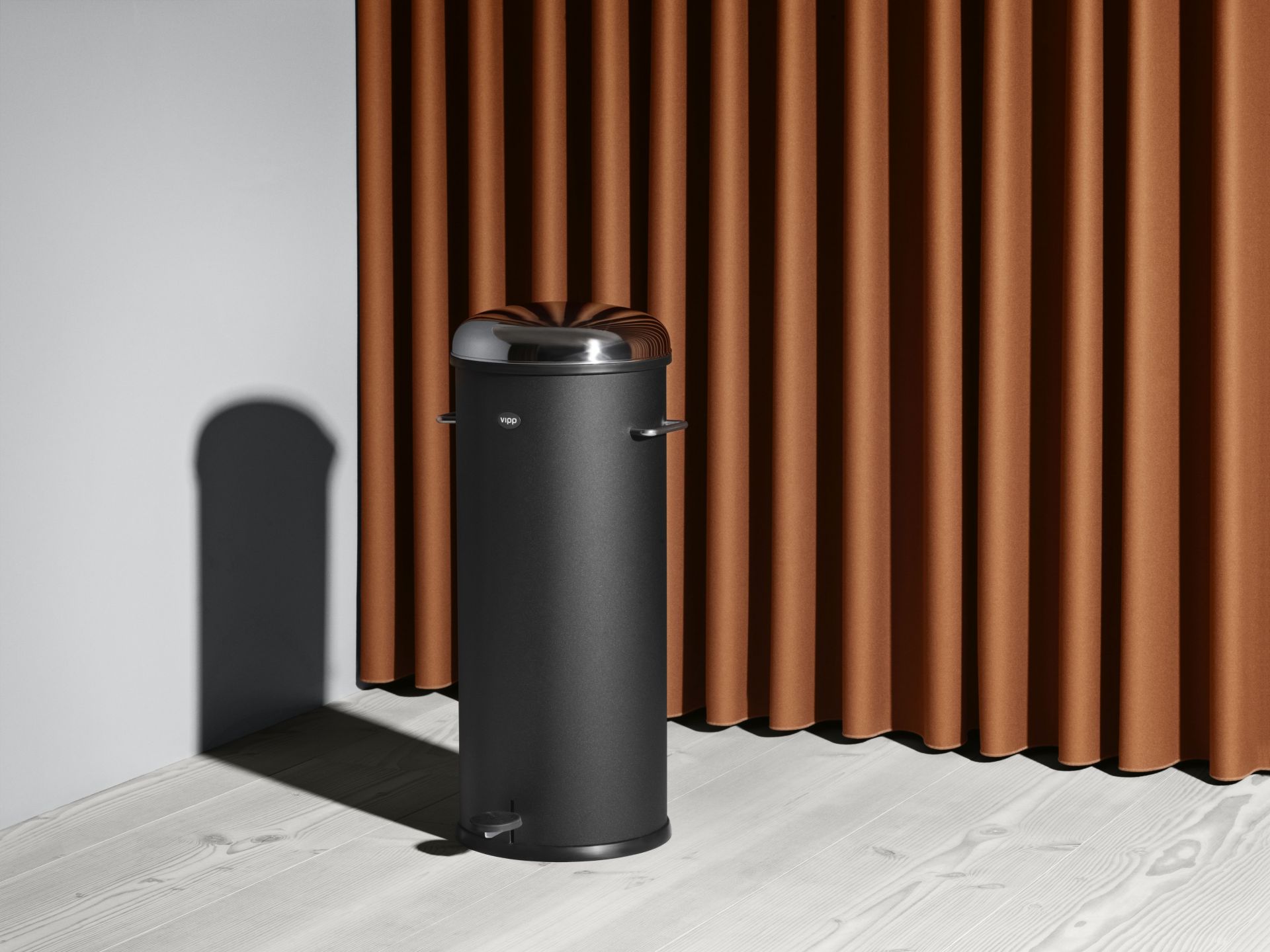 Pedal Bin L 30 black Vipp Pedal Bin L 30 black Vipp
