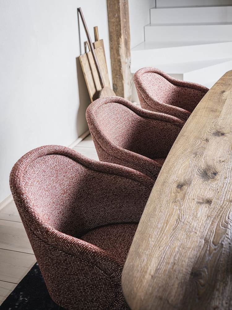 Ona 2020 Curved Armchair Freifrau Manufaktur