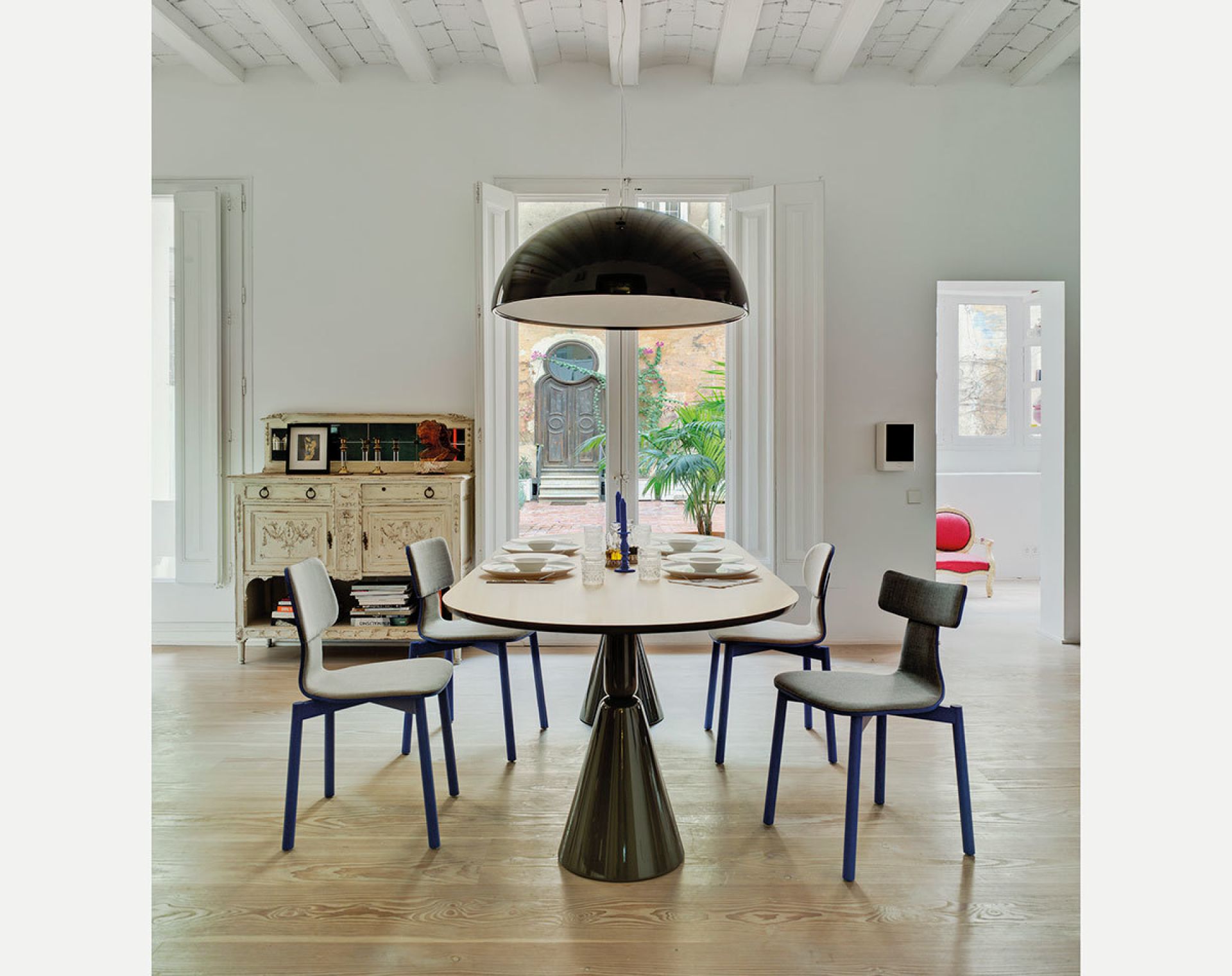 Pion Petra Emperador Gold dining table Sancal