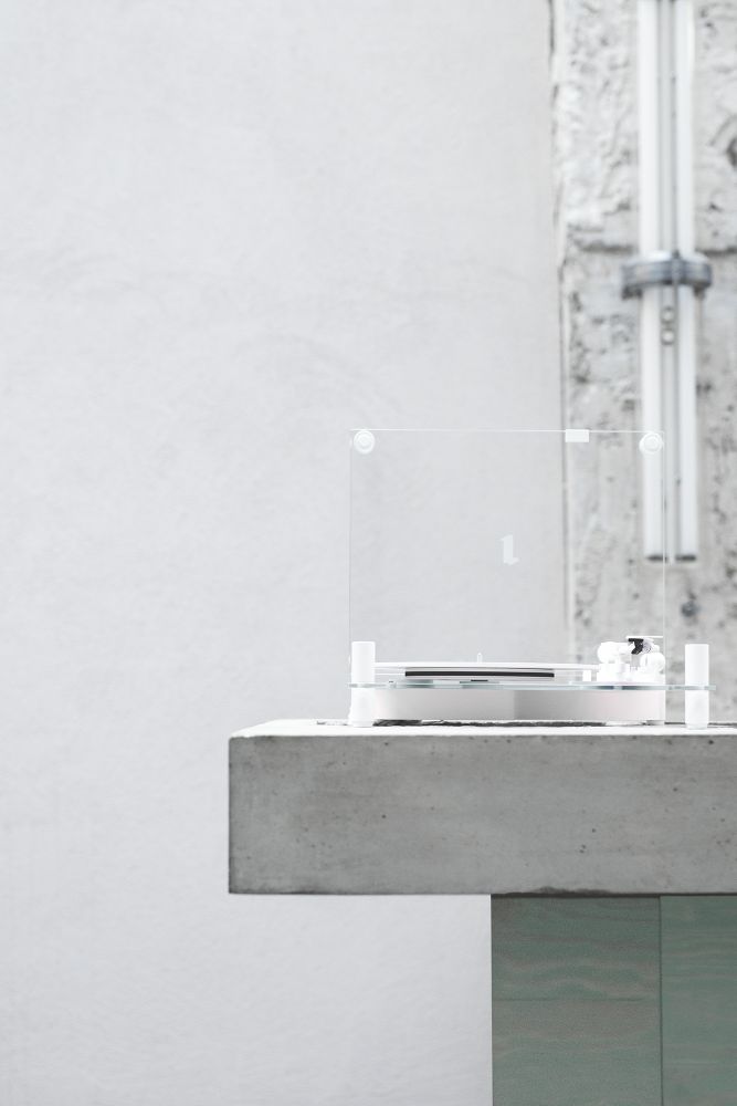 Transparent turntable Transparent