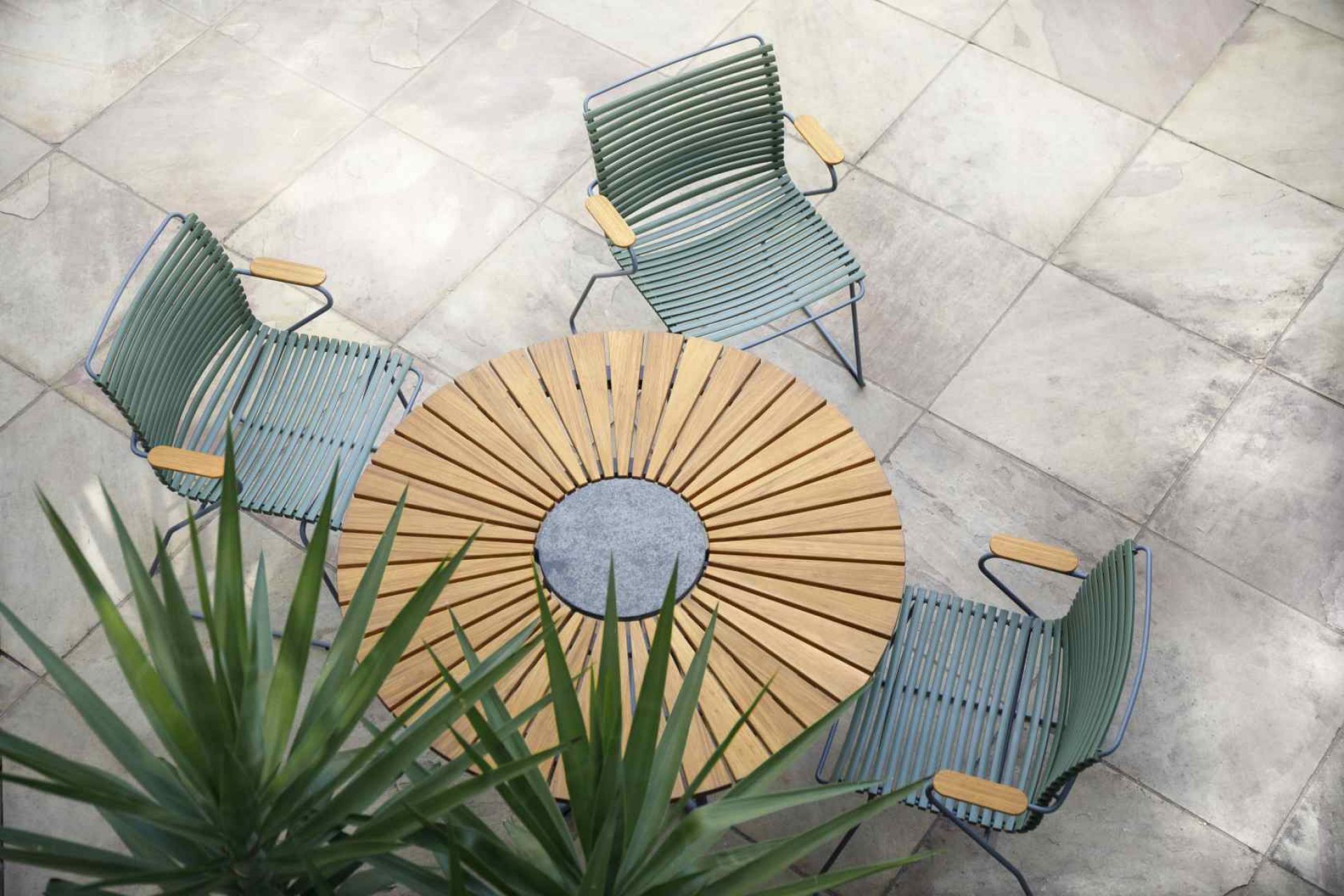 Circle Outdoor Table Ø 110 cm Houe