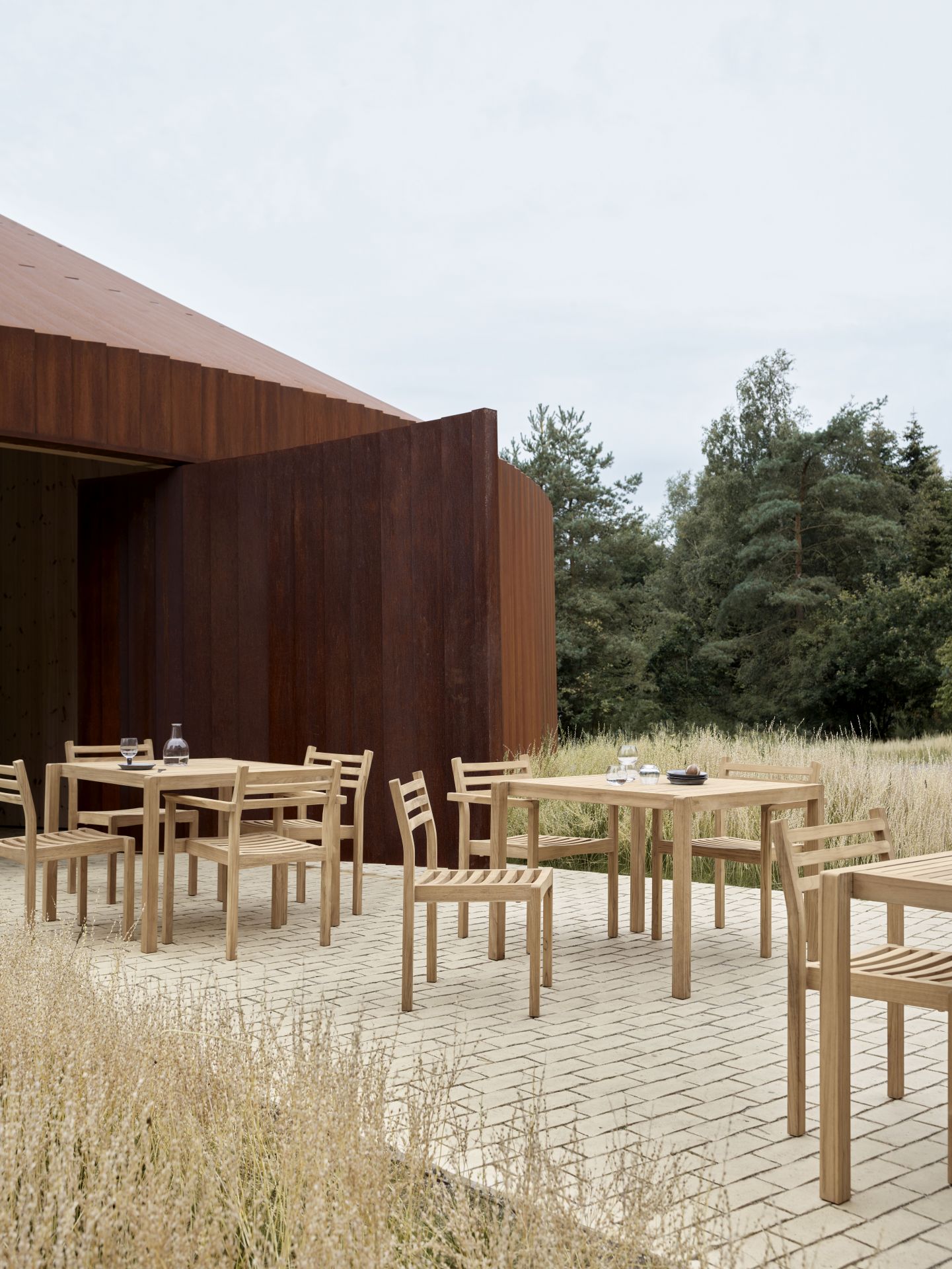 AH902 Outdoor dining table Carl Hansen & Søn