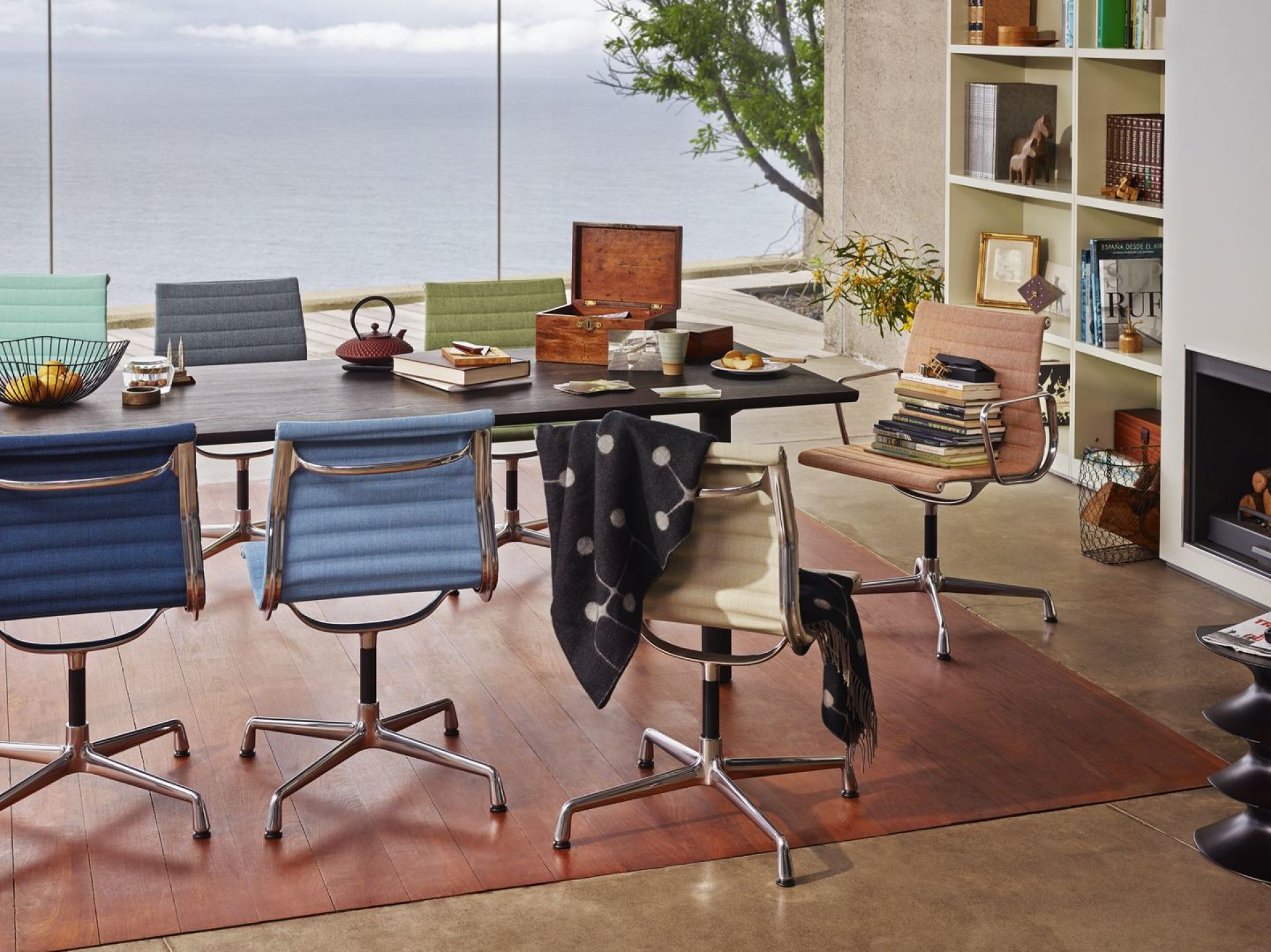 Aluminum Chair EA 104 / EA104 Chair Vitra