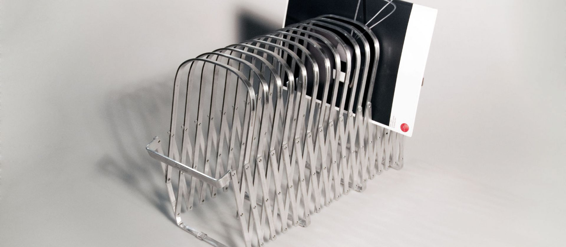 Collator news rack Radius