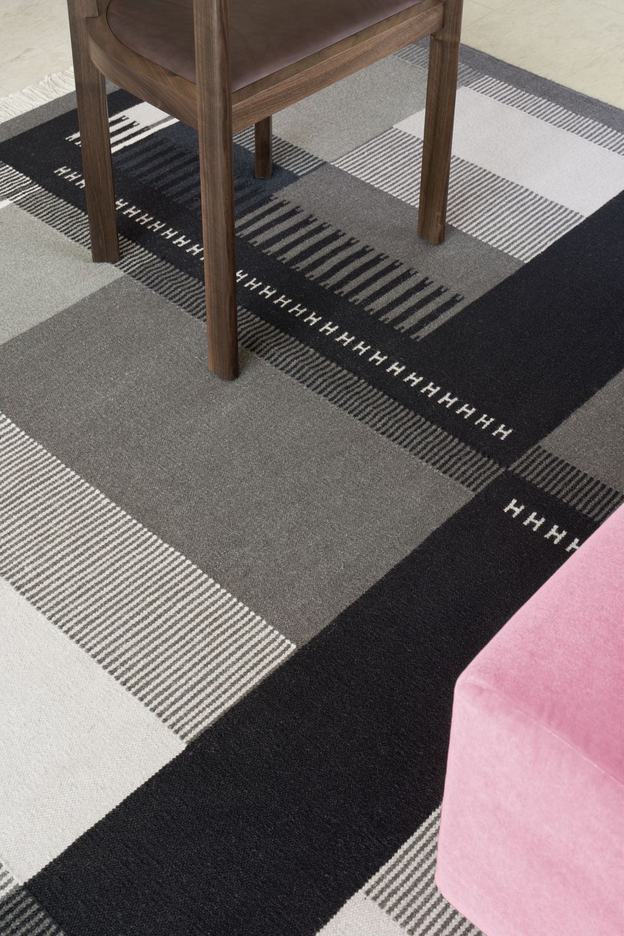 RH02 Zet Kilim grey e15