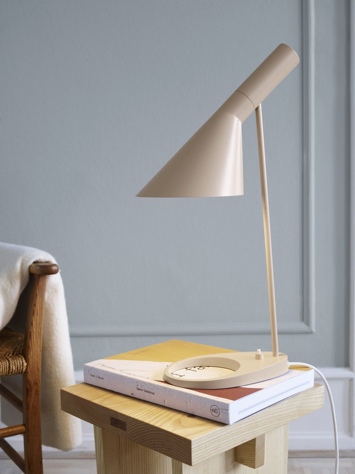 AJ table lamp BLACK Louis Poulsen SINGLE PIECE
