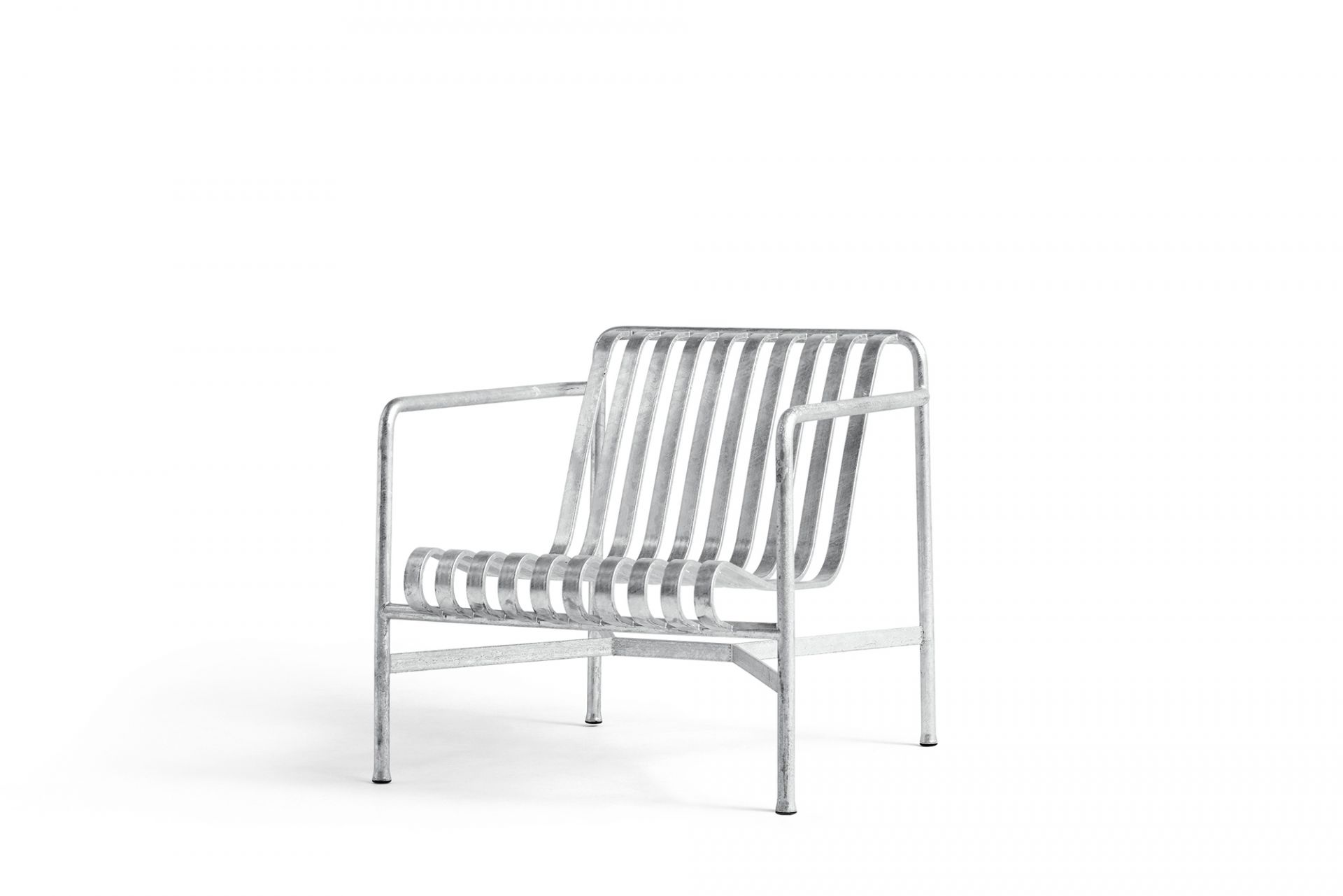 Baron Ontrouw Monet Palissade Lounge Chair low galvanized outdoor Hay | HAY 812079