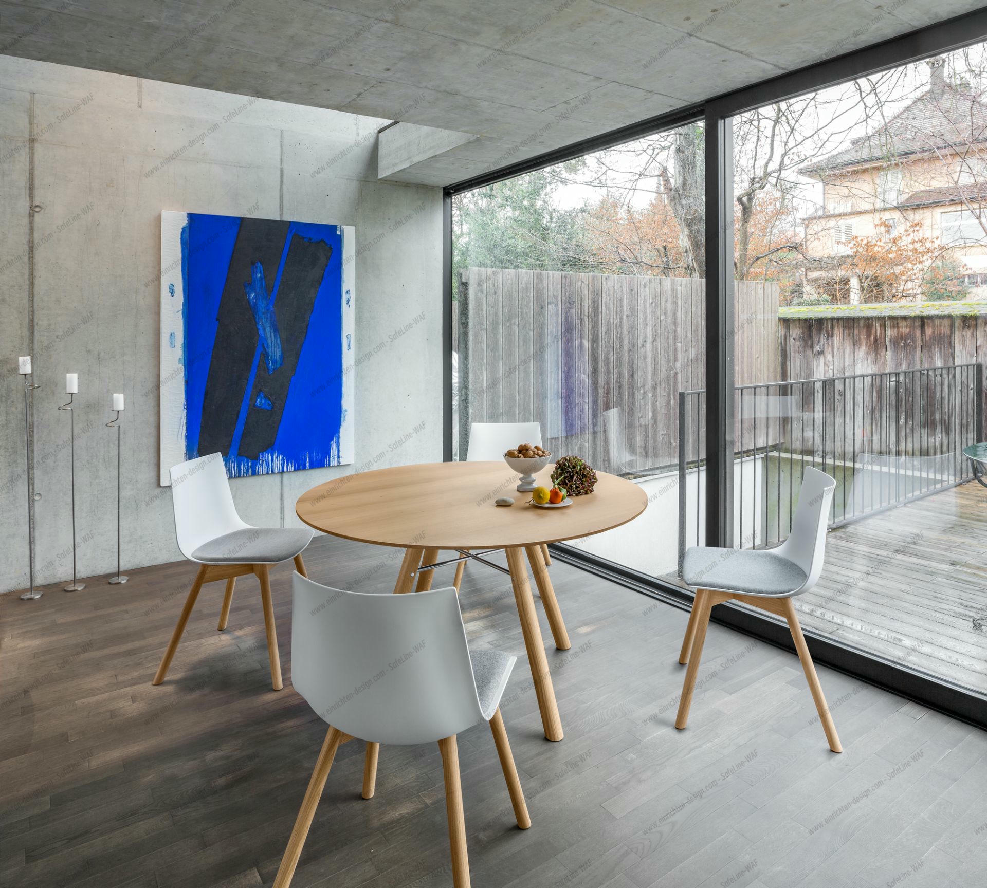 Akio Round table Girsberger