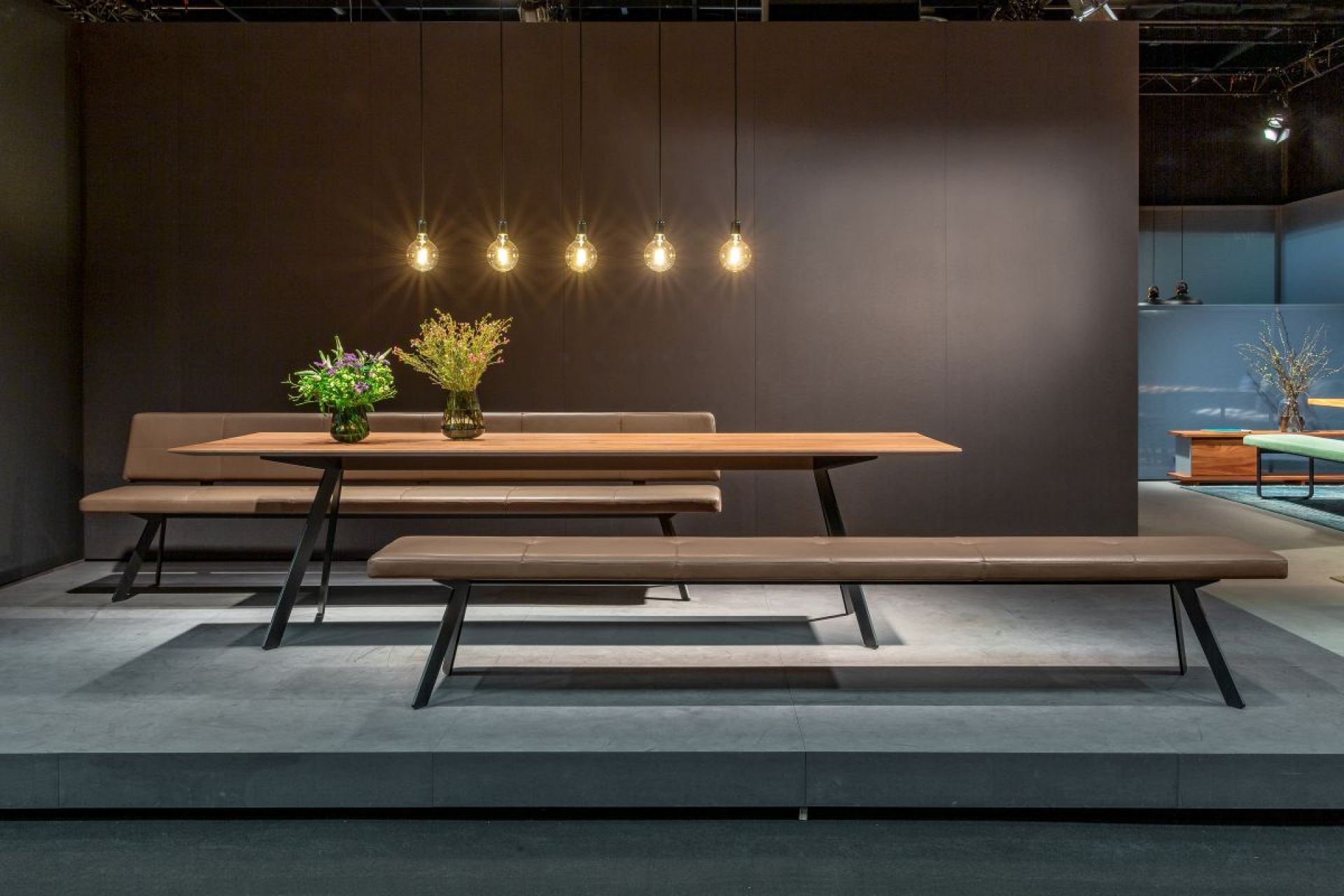 Carim bench with backrest Girsberger