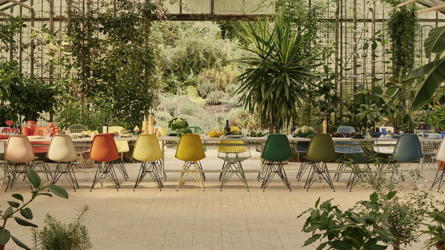 Eames Plastic Side Chair DSR Chair Vitra