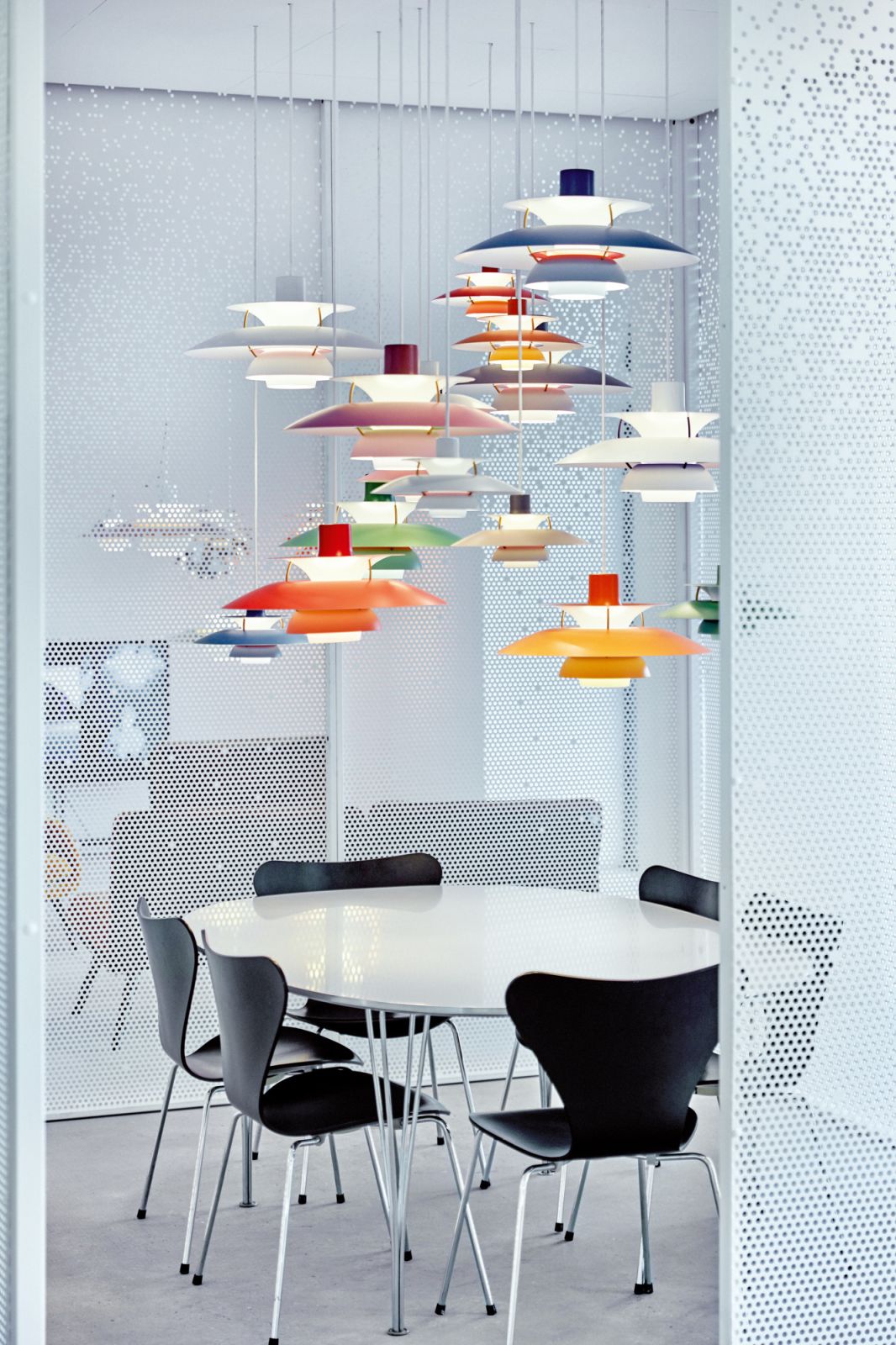 PH 5 Pendant Light Pastel Louis Poulsen Pastel Oyster Grey - Blue Pink
