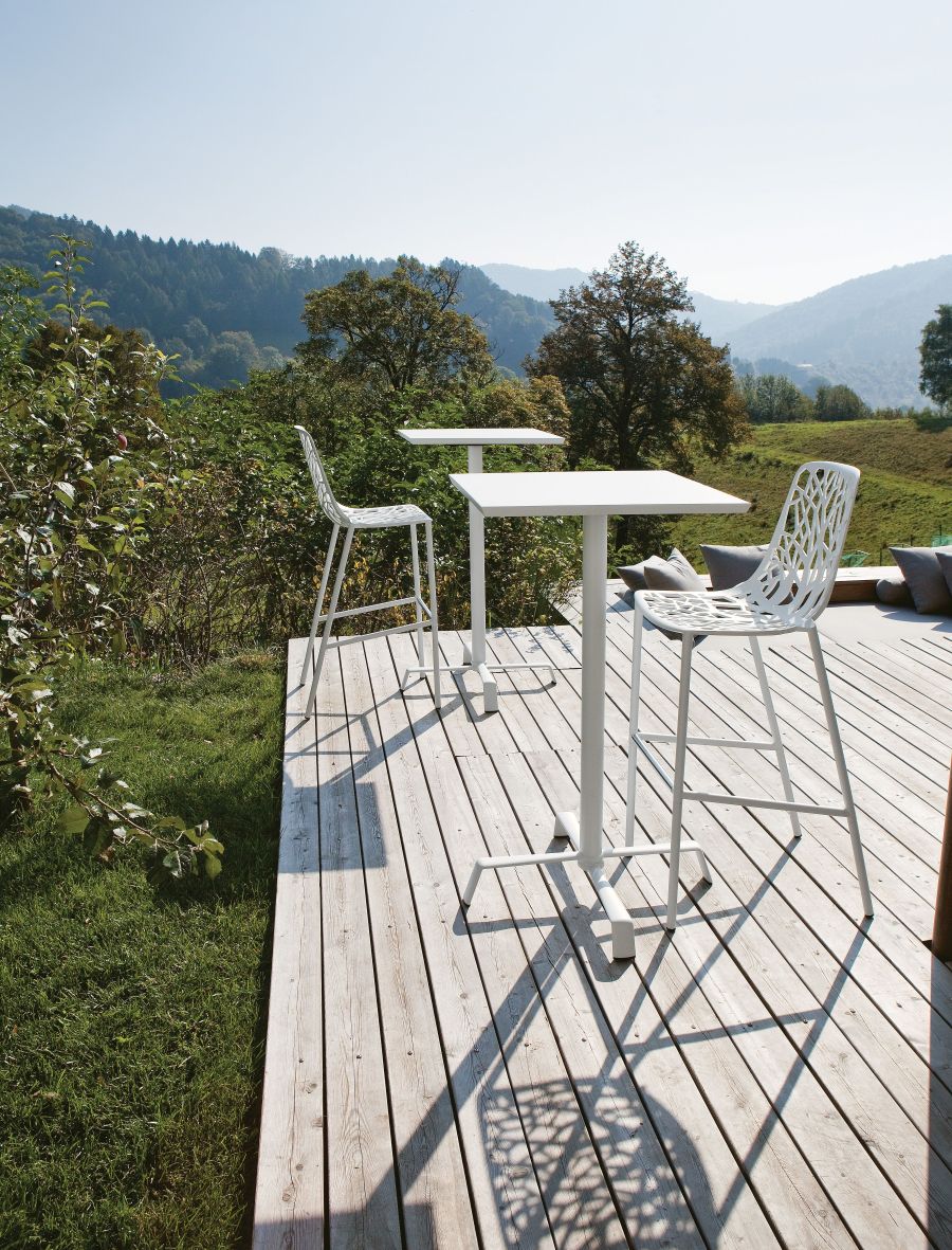 Forest Outdoor Bar Stool with High Backrest creamy white H 104 cm Fast