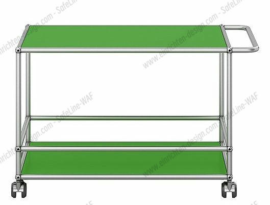 USM Haller Servierwagen in Grün mit zwei Ablageflächen und Rollen für den flexiblen Einsatz.
