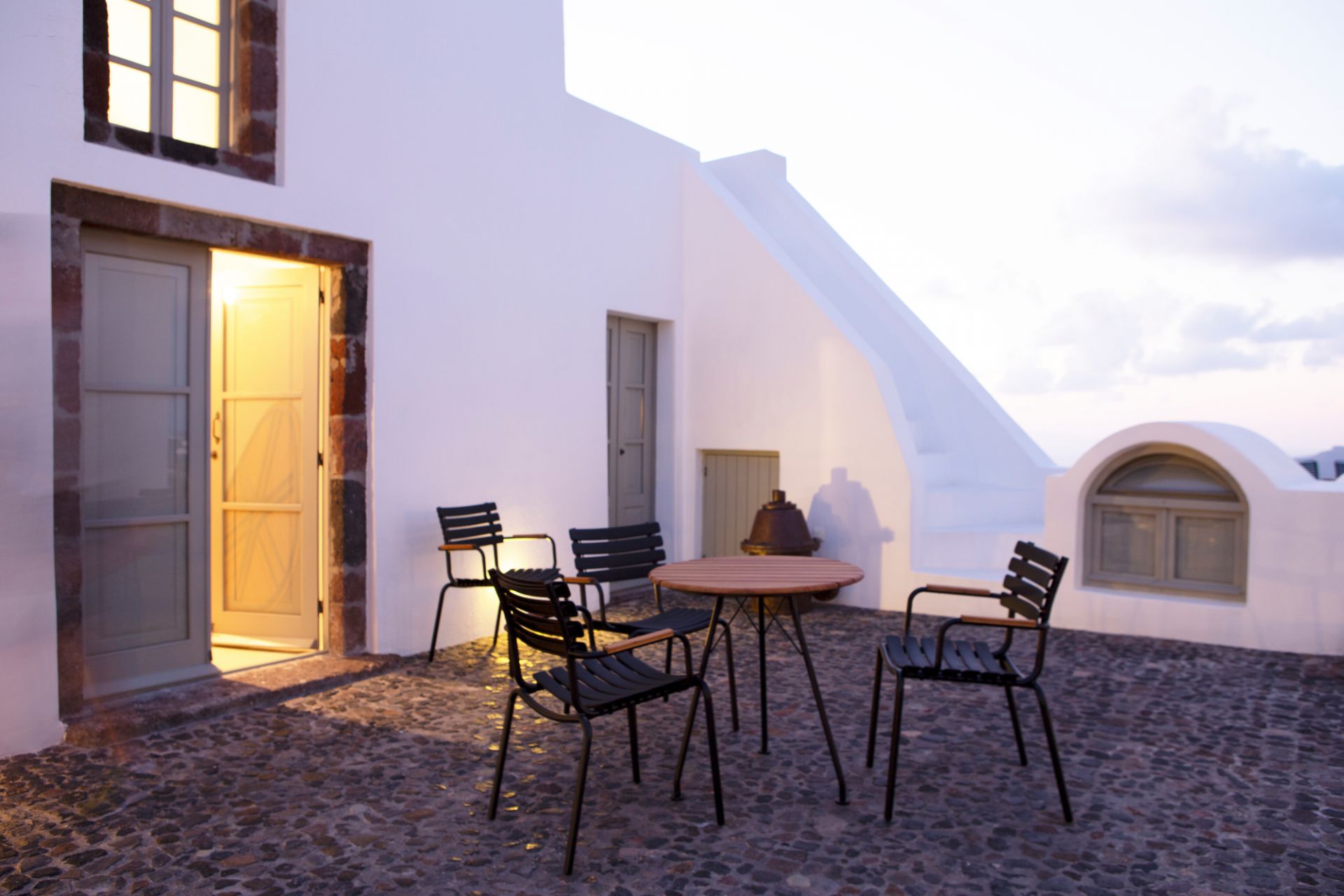 Circum Outdoor Coffee table Houe