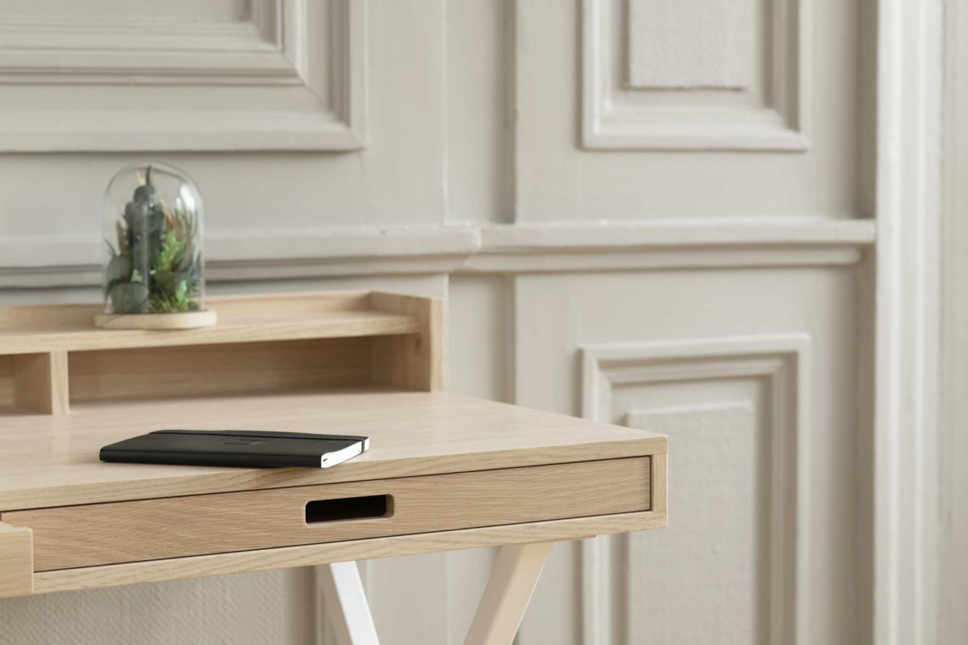 Hyppolite Secretary White Frame Hartô