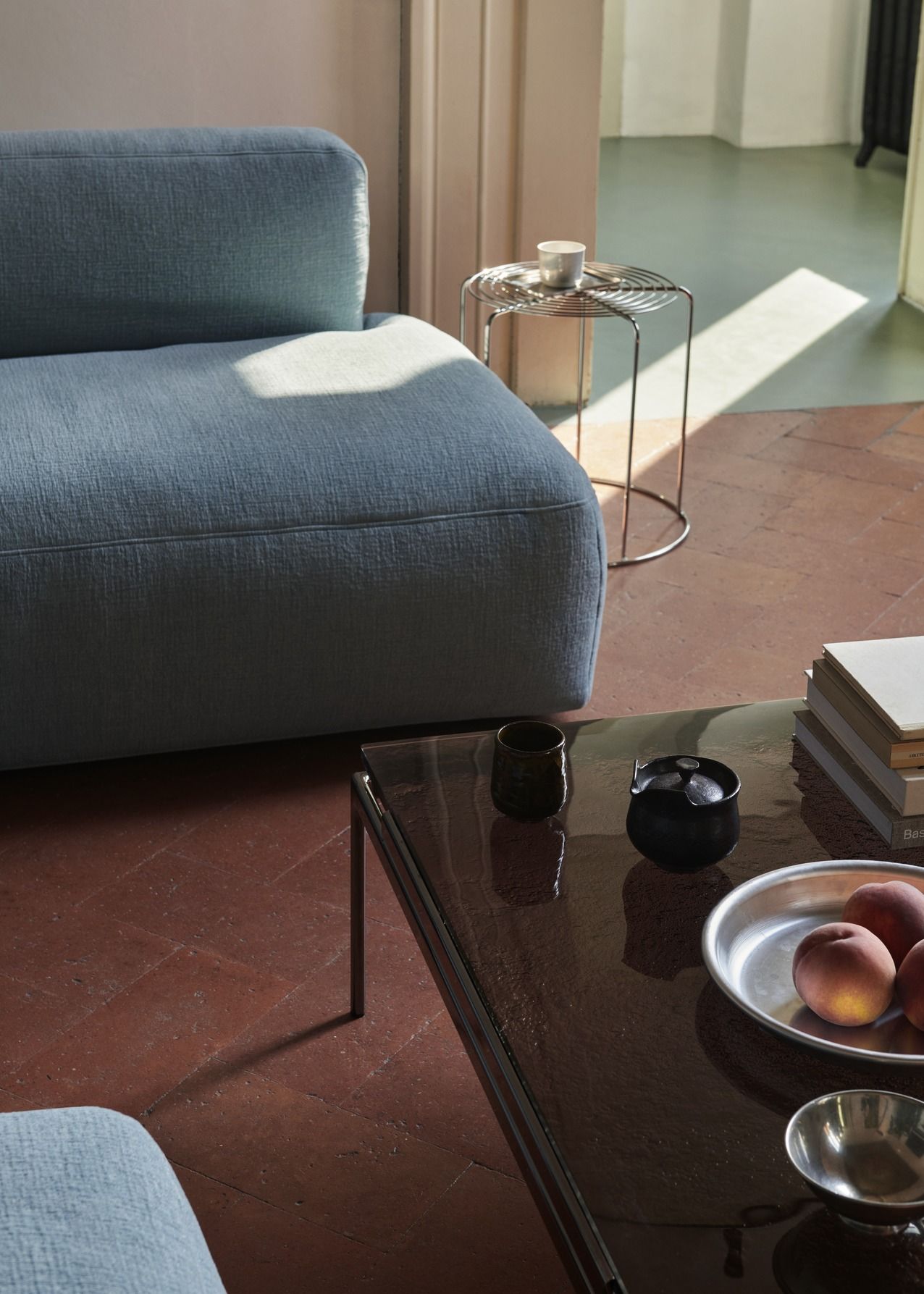Sett LN12 / LN13 Coffee table AndTradition