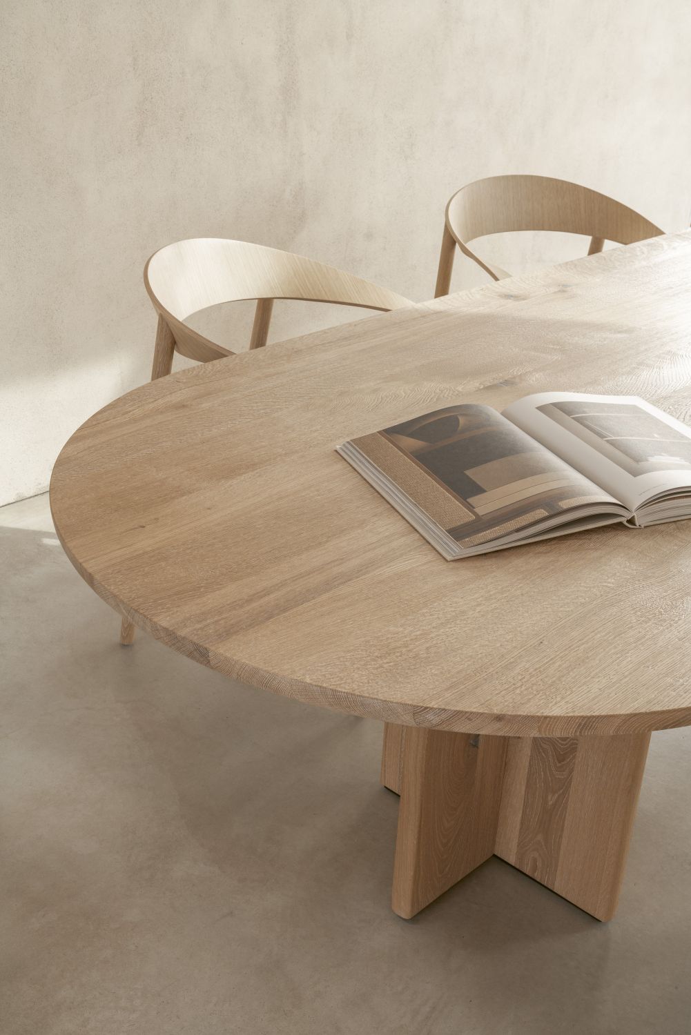 BC17 T-Rox table oval dining table Janua 
