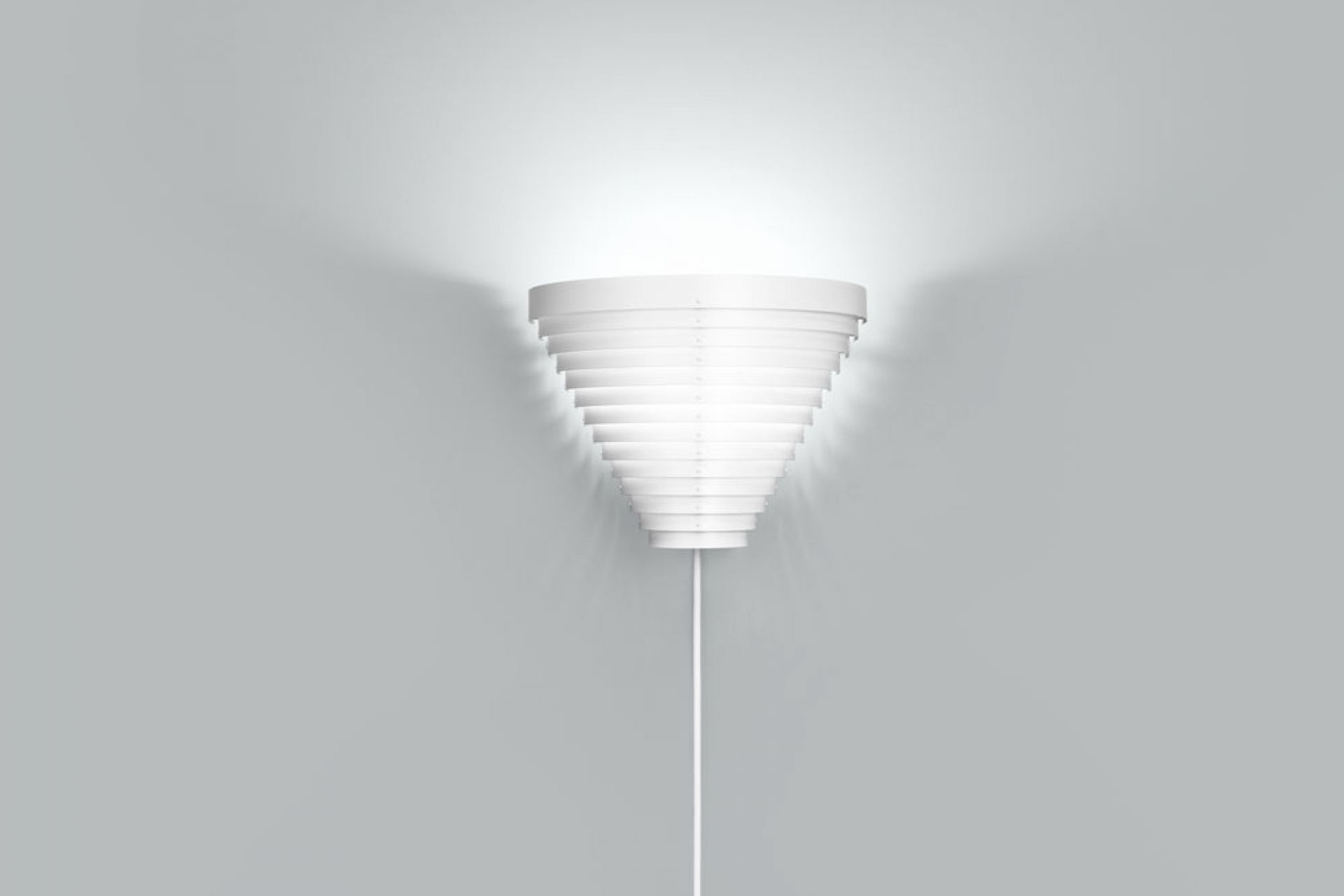 A910 wall lamp Artek