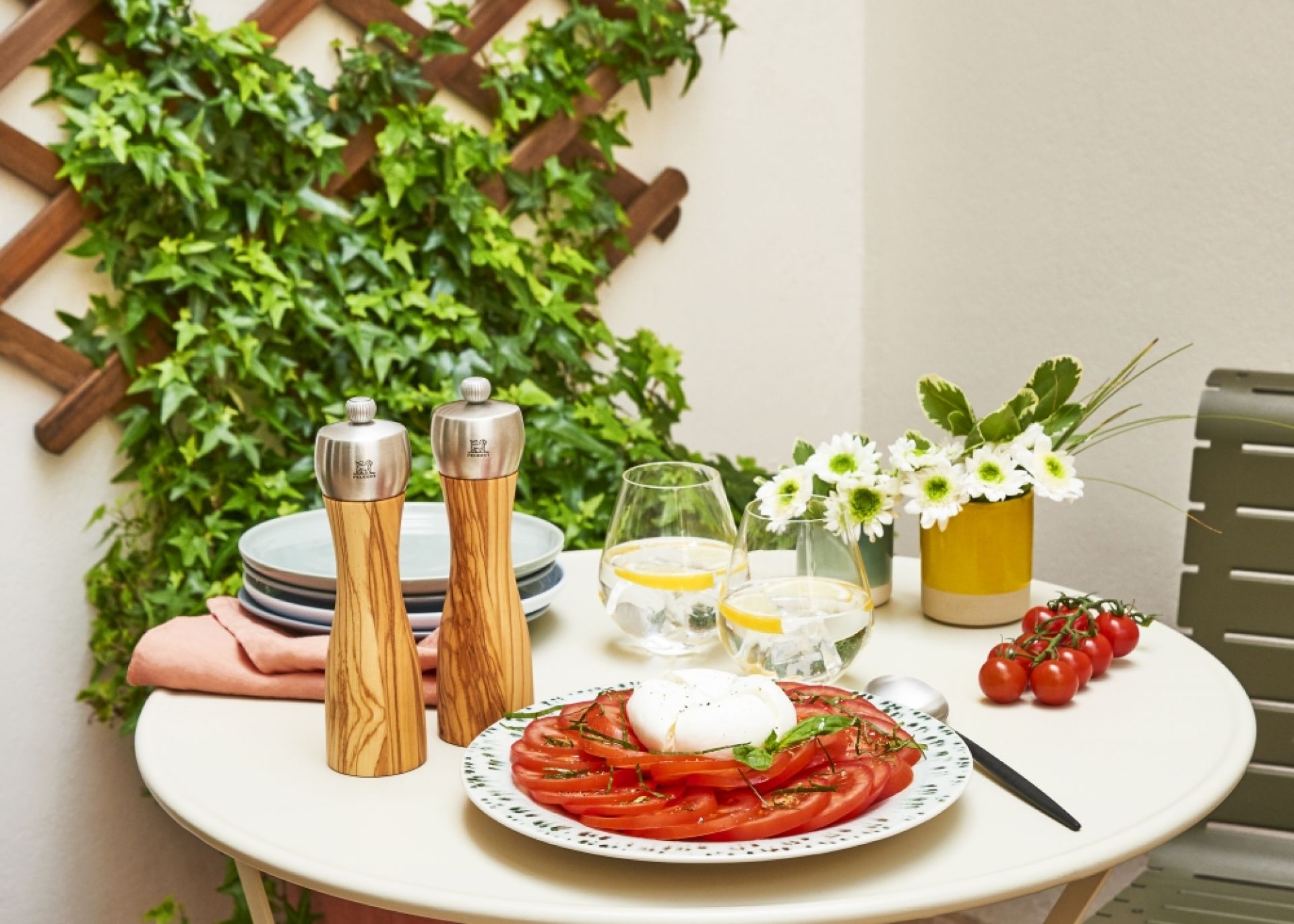 Pepper mill olive wood for an elegant touch on your table