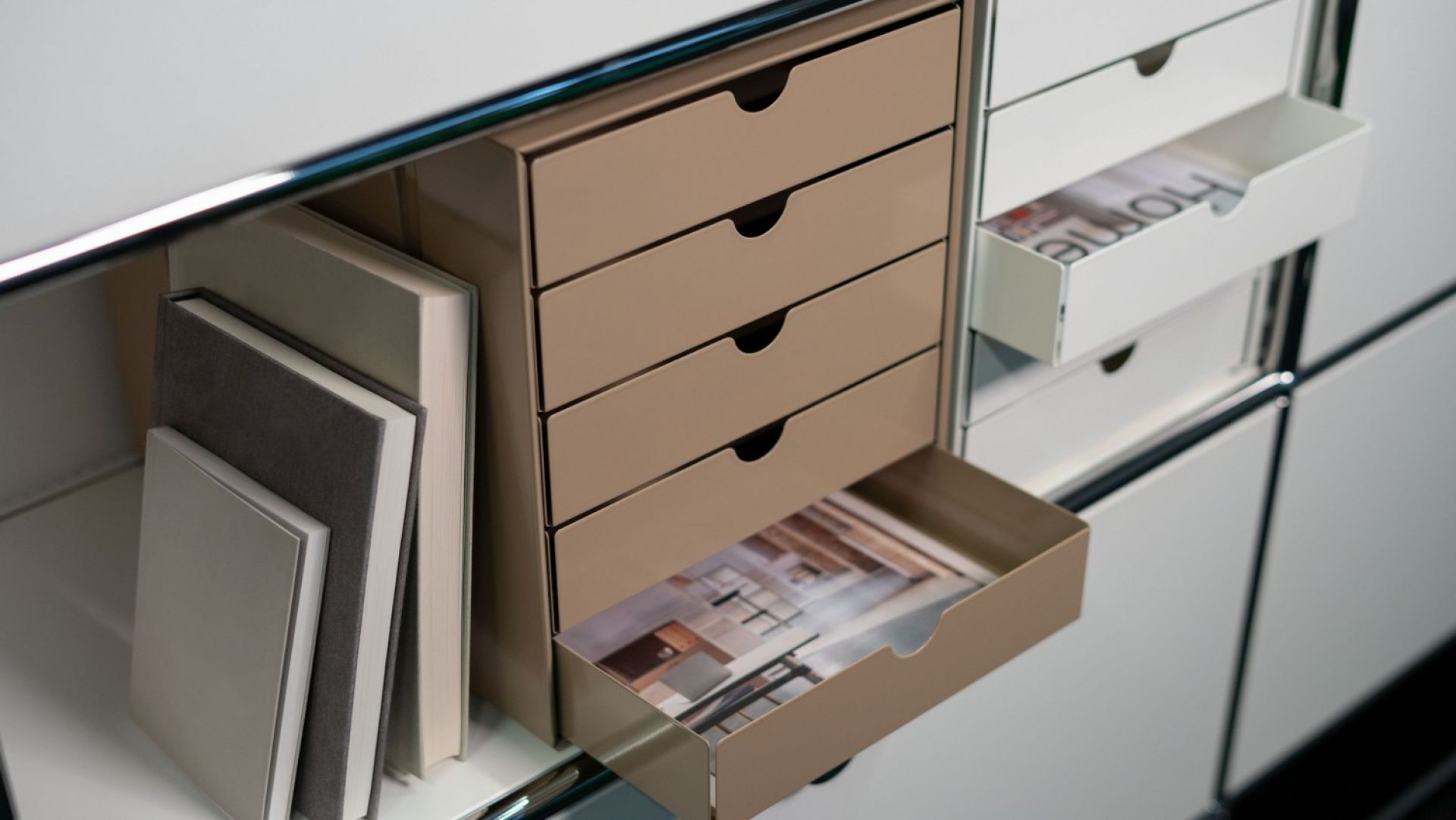 USM Haller Inos box set C4 with 5 closed trays Home Office