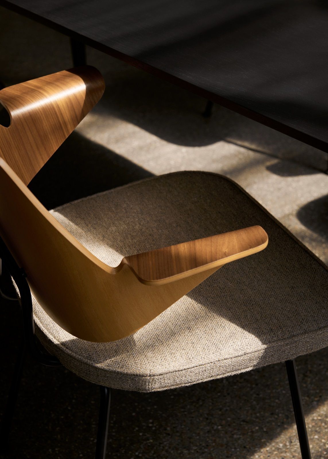 RFH Robin Day RD7 Armchair Armchair AndTradition