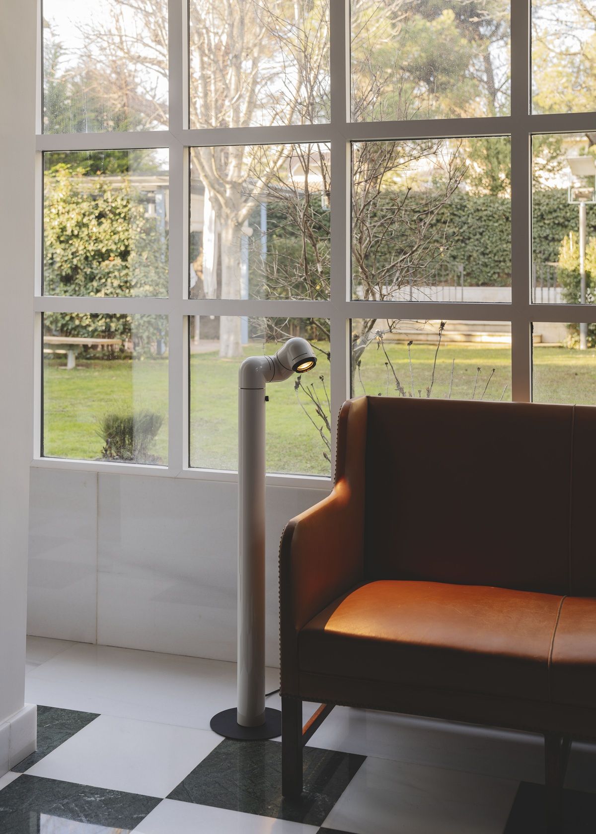 Tatu Alta Floor Lamp by Santa & Cole