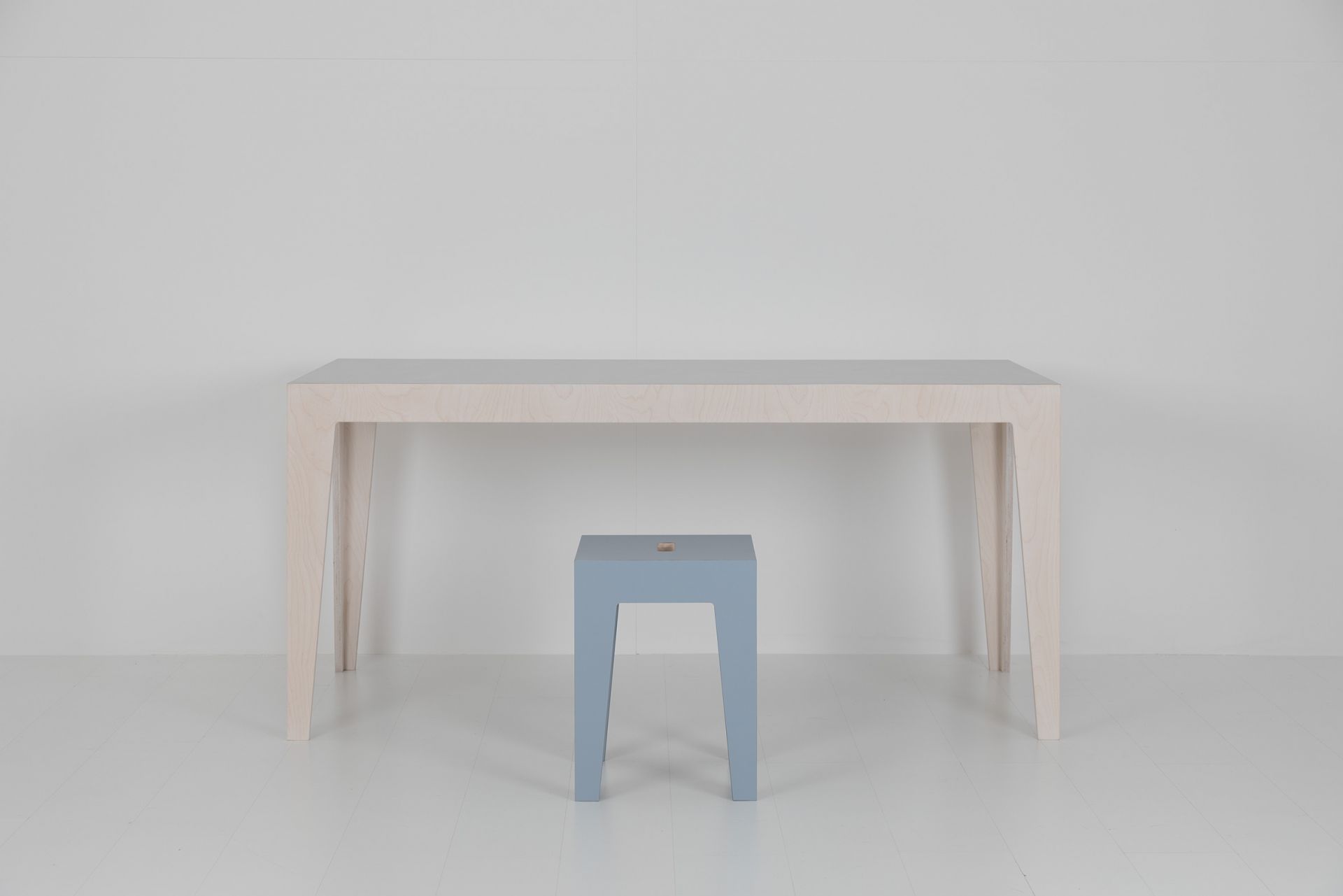 MARTA Minimalist Wooden Table Das ganze Leben