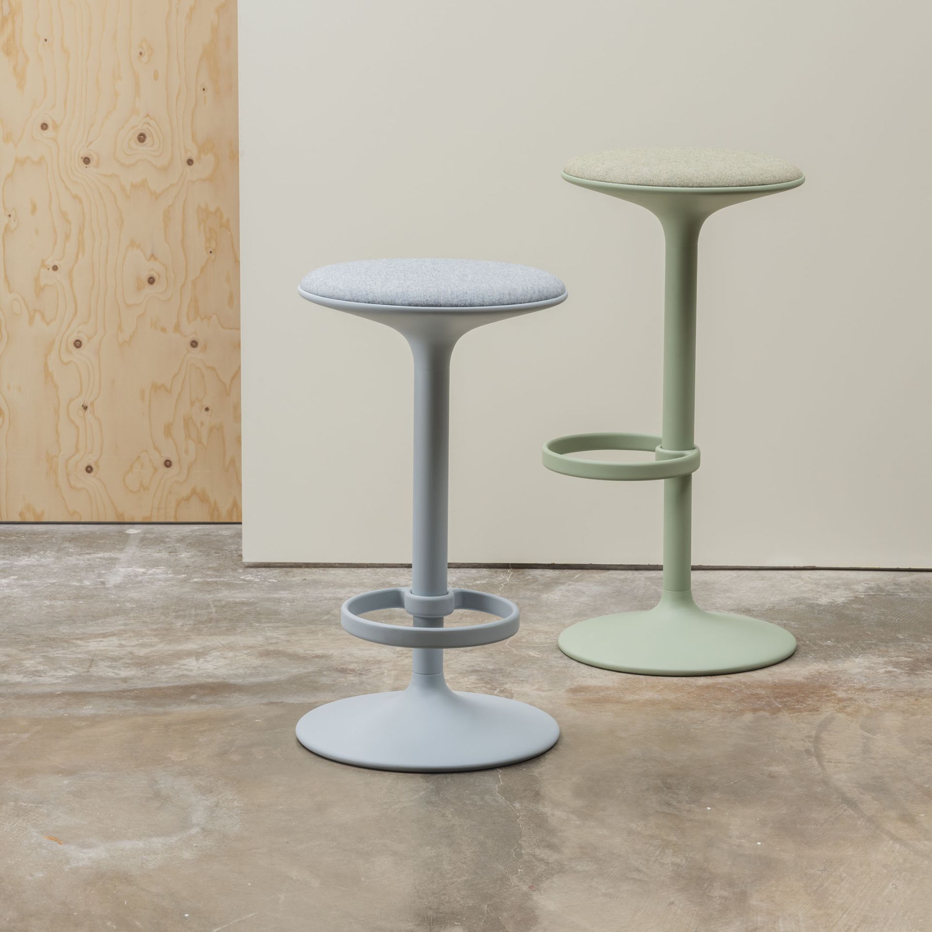 Hula BQ2971 bar stool Andreu World 