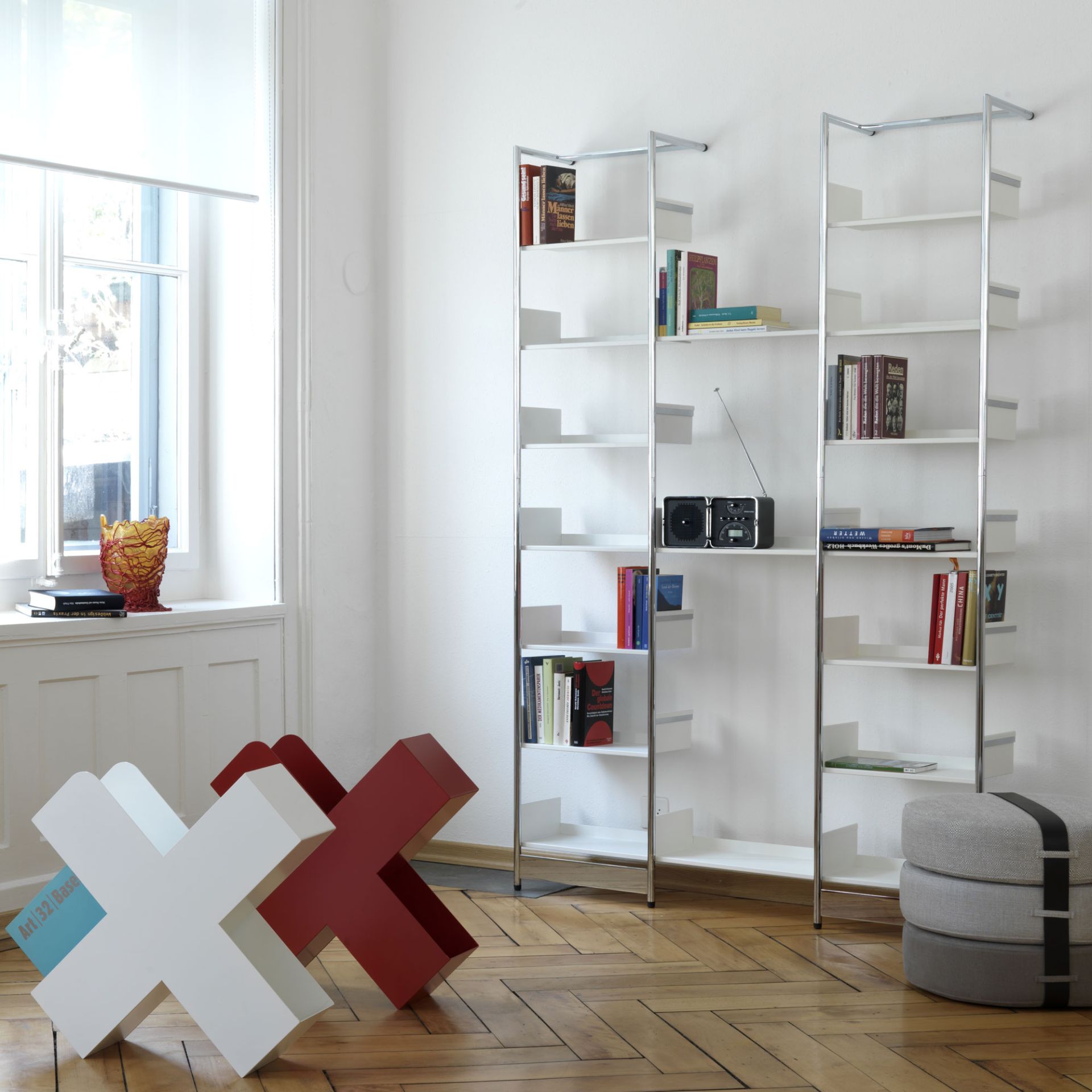 Pool 196 Medium Leaning shelf Mox