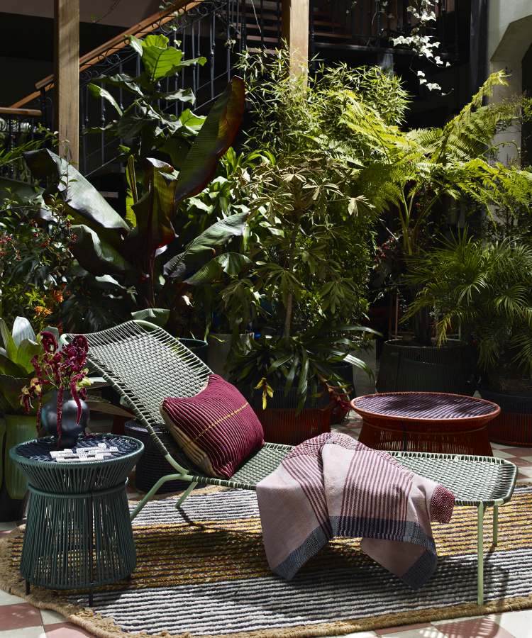 Caribe Chic Basket Table Outdoor ames 