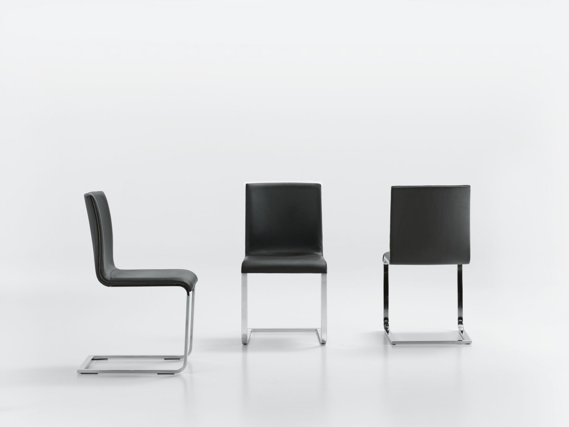 Lynn S chair Girsberger