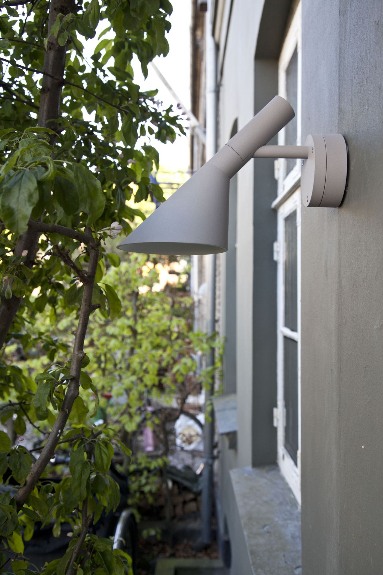 AJ 50 Outdoor Wall Light Louis Poulsen