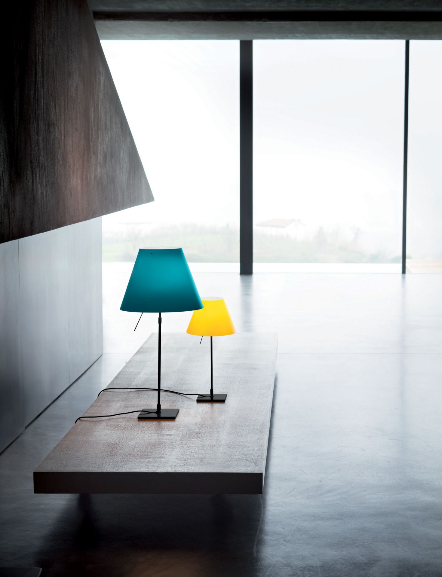 D13 Costanza height adjustable table lamp with sensor dimmer complete version aluminium base and white shade Luceplan